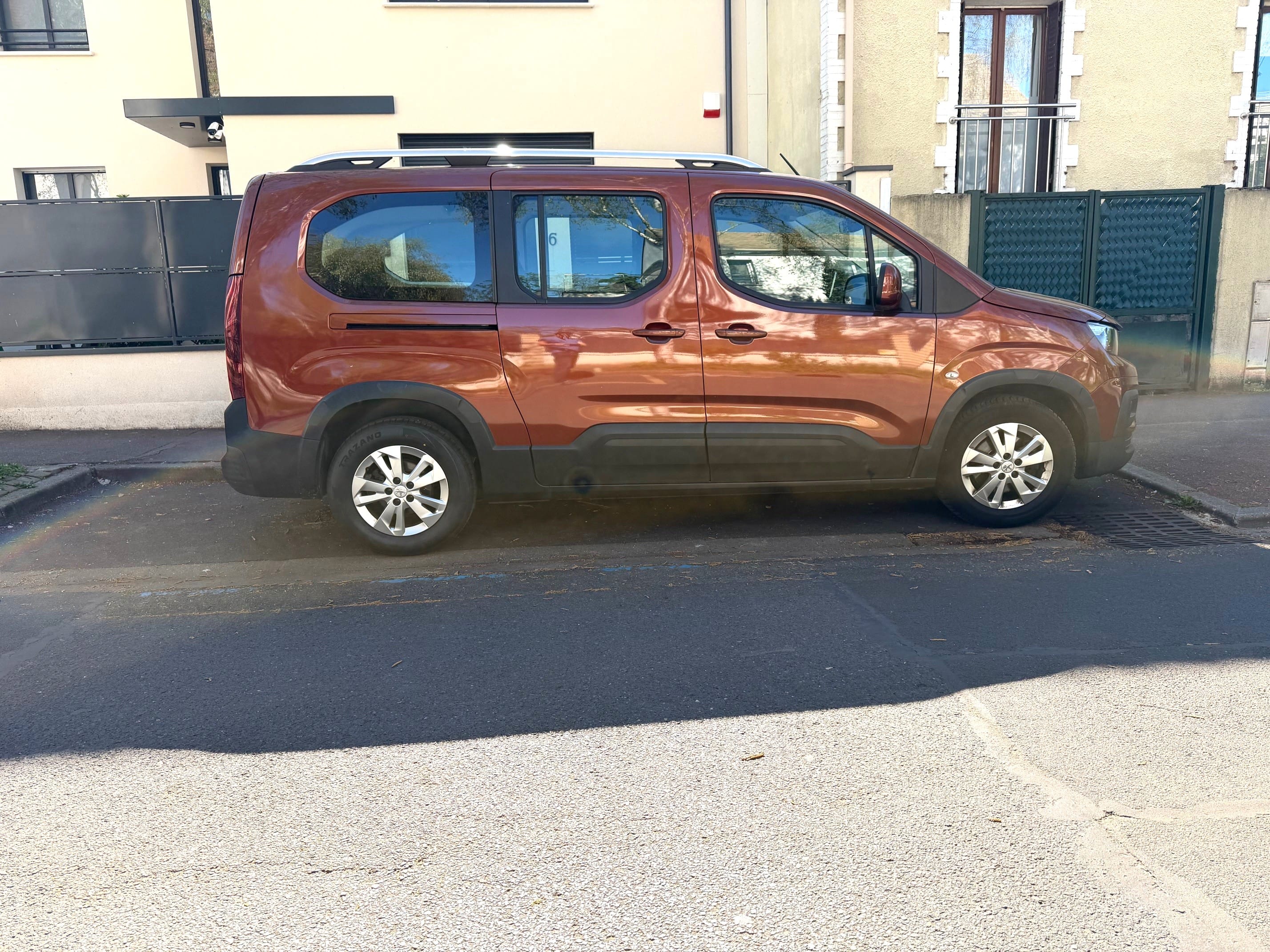 Peugeot Rifter 1.5HDI avec Port USB