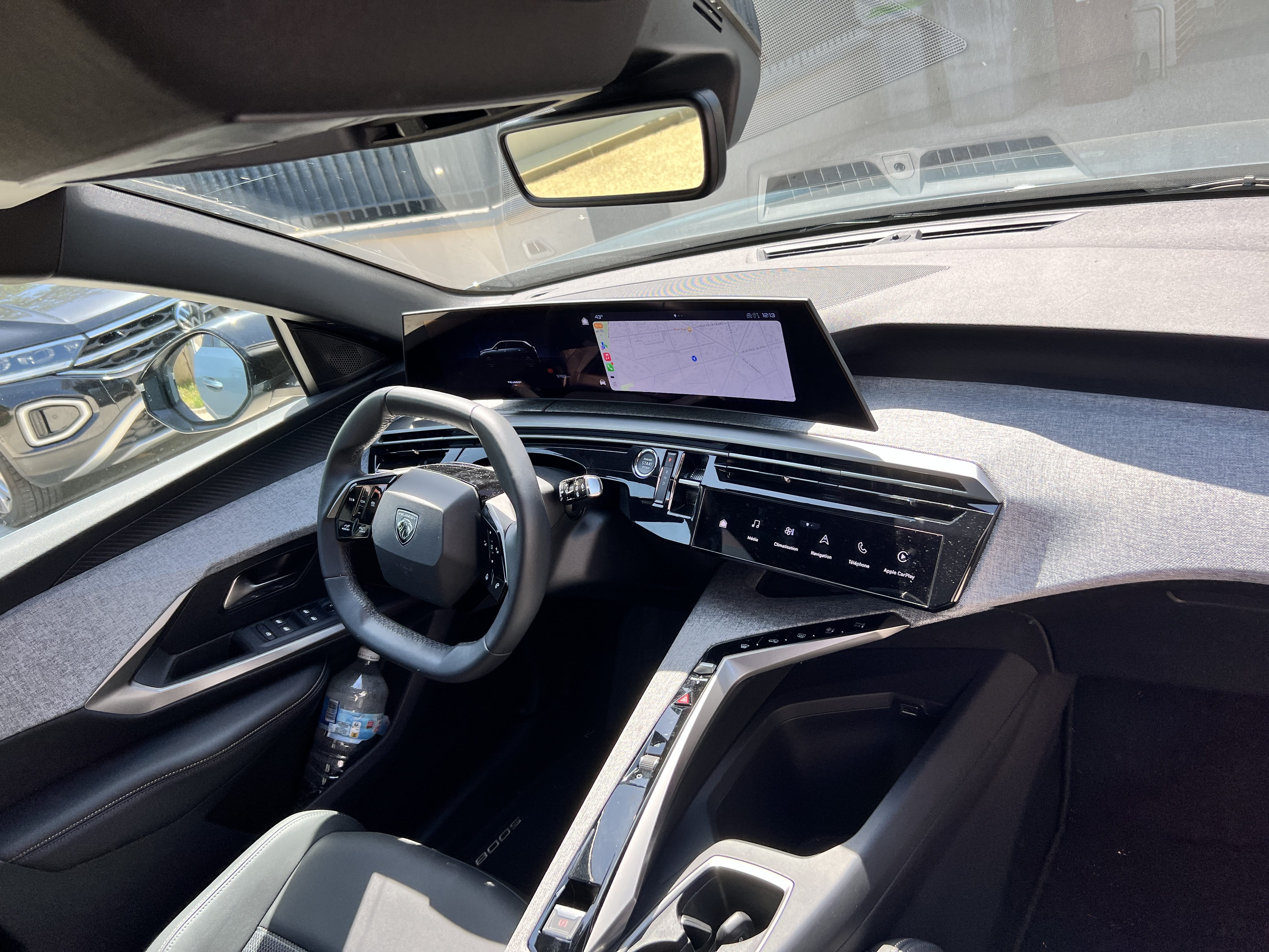 Peugeot e-5008 Allure • 7 places avec Régulateur de vitesse
