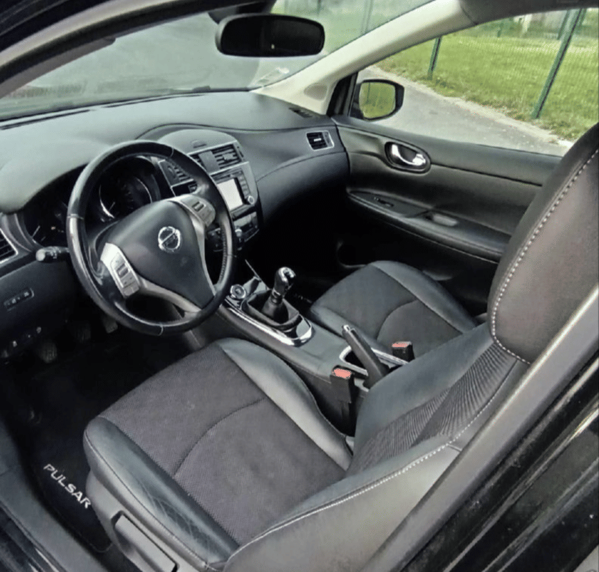 Nissan Pulsar avec GPS