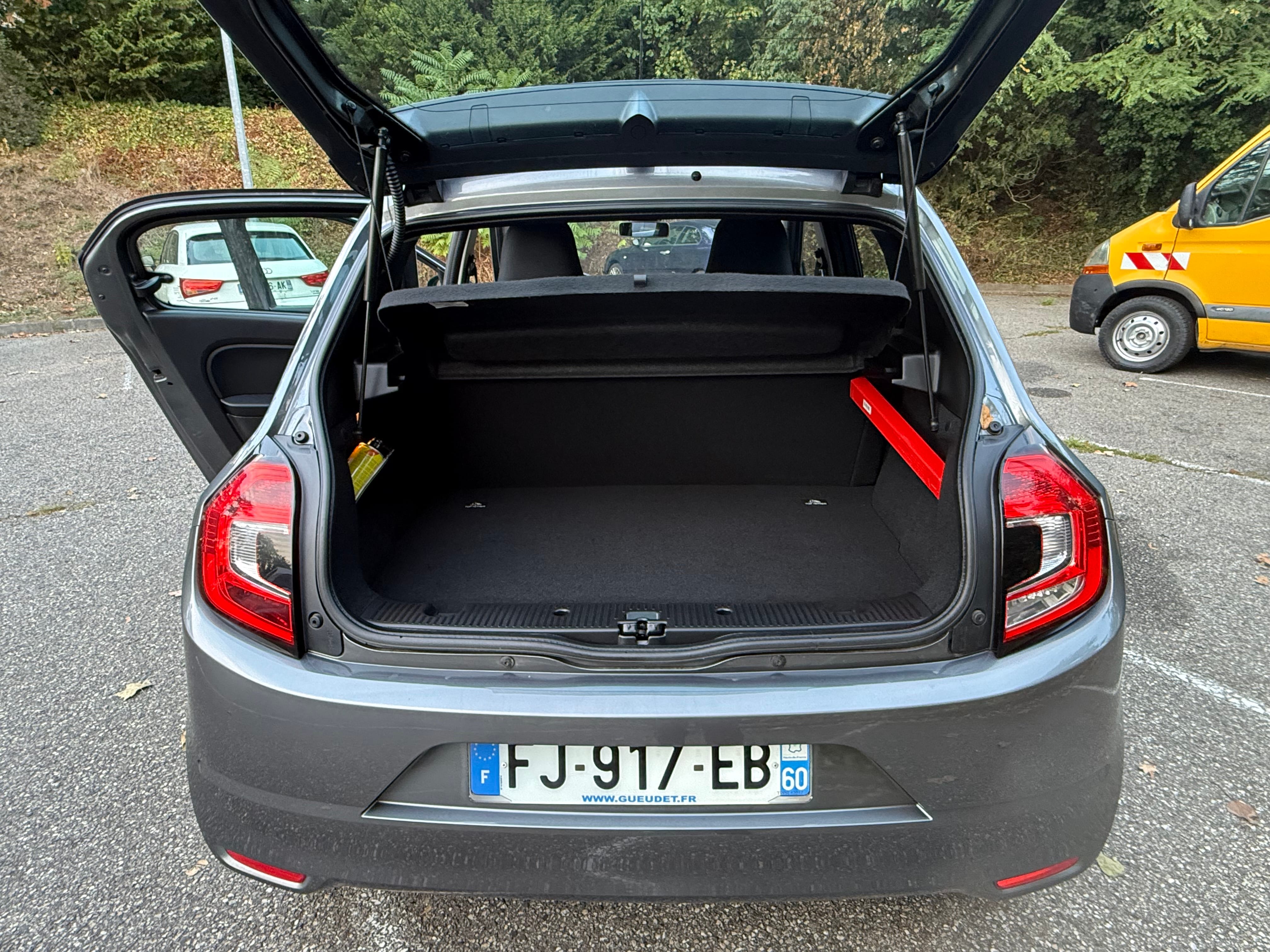 Renault Twingo avec Autoradio