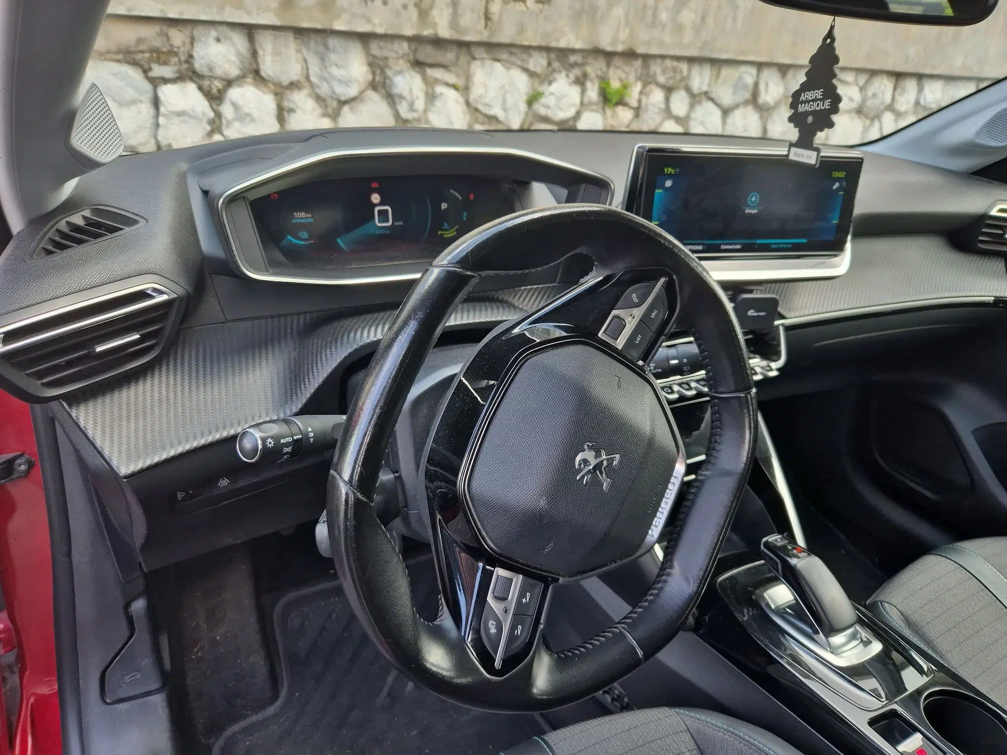 Peugeot 208 avec GPS