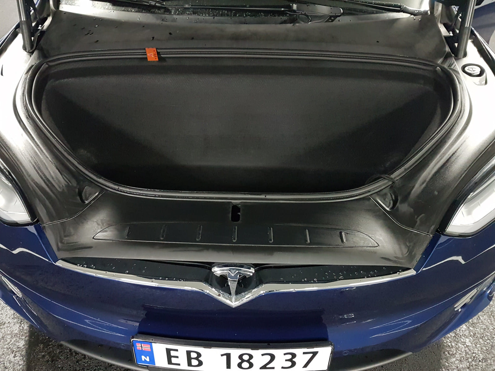 Tesla Model X (LR, Free Supercharging, 7s, Adaptiv demping) med Dashcam