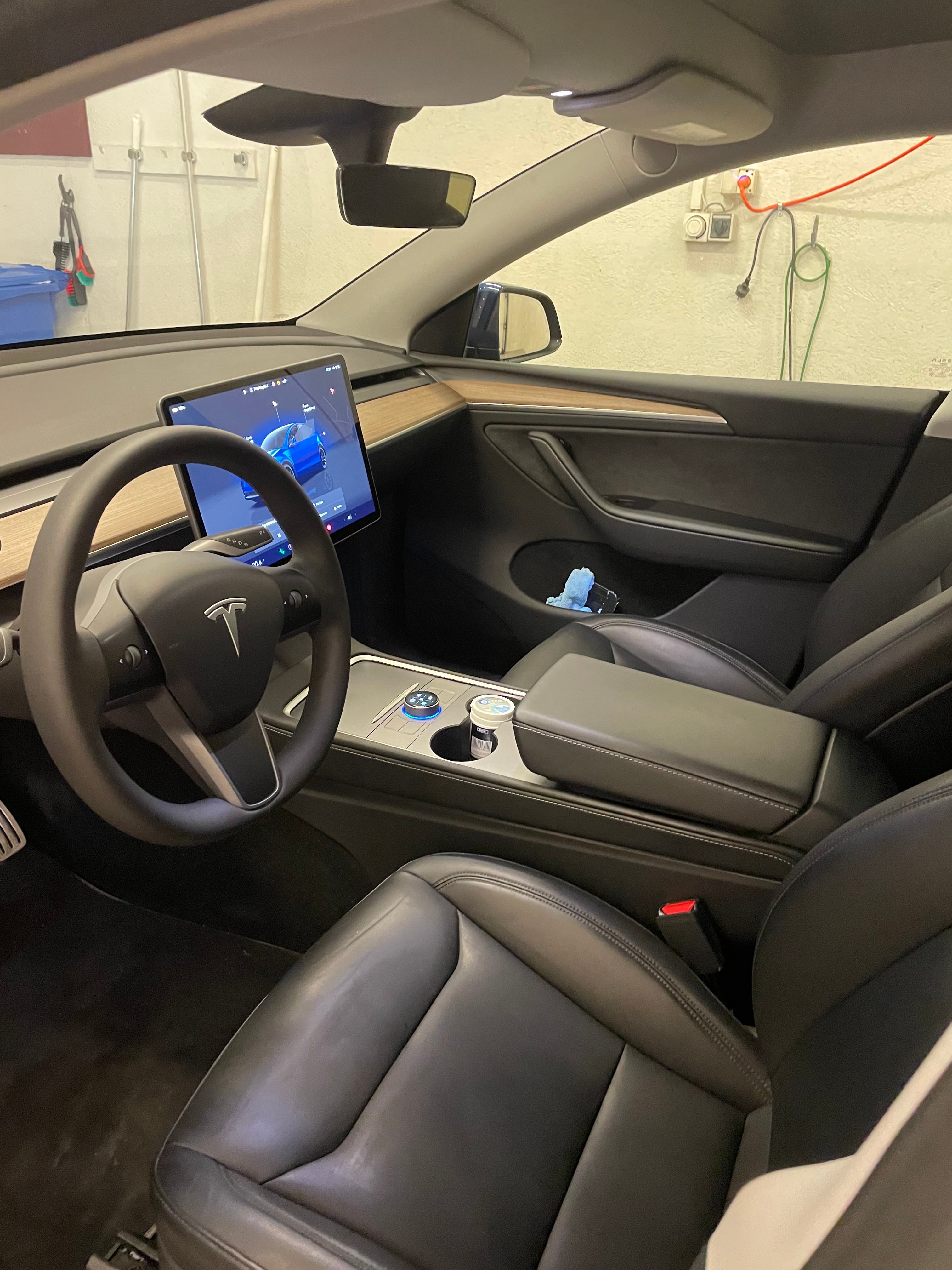 Tesla Model Y Performance med Dashcam