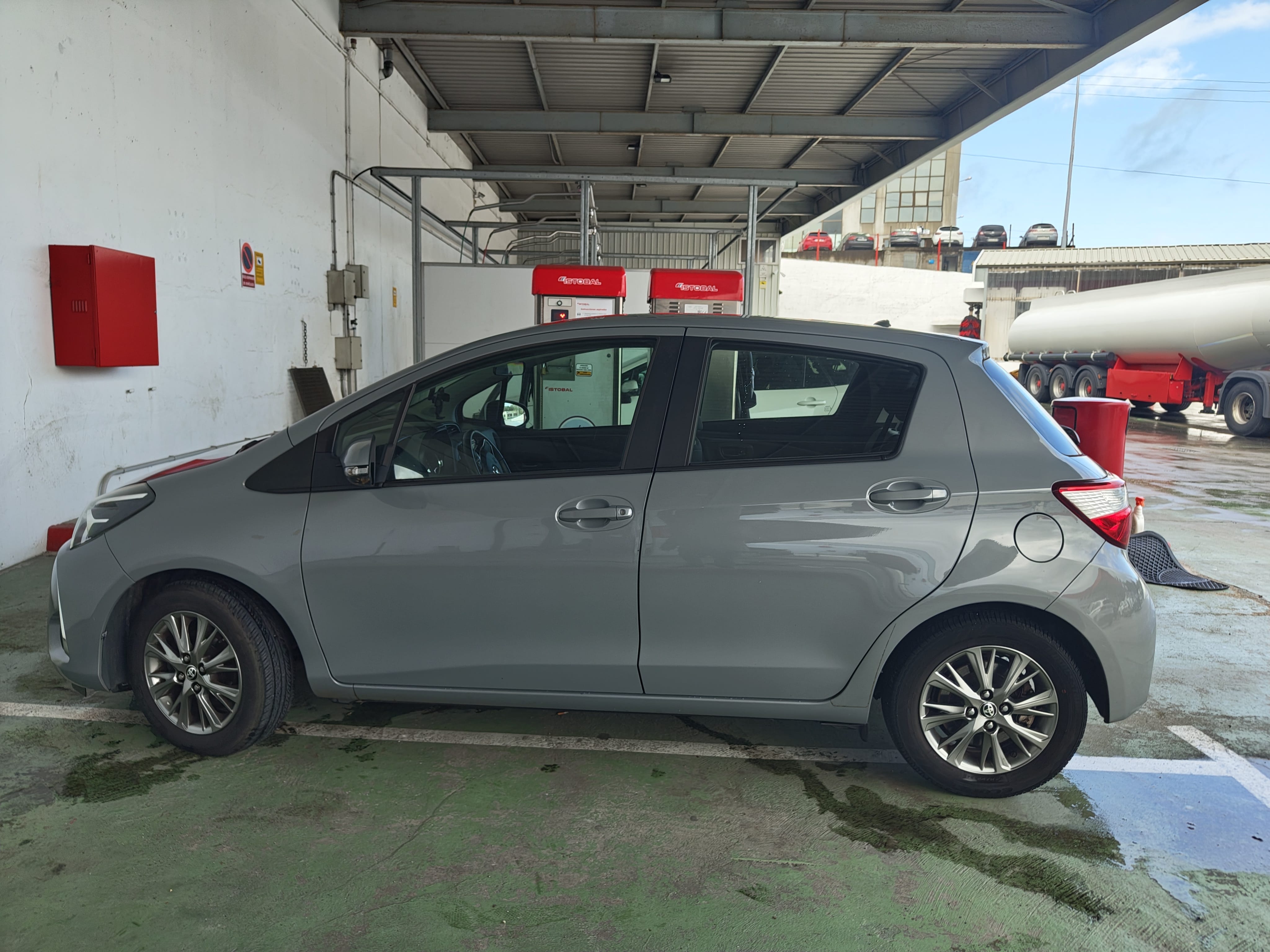 Toyota Yaris con Aire acondicionado