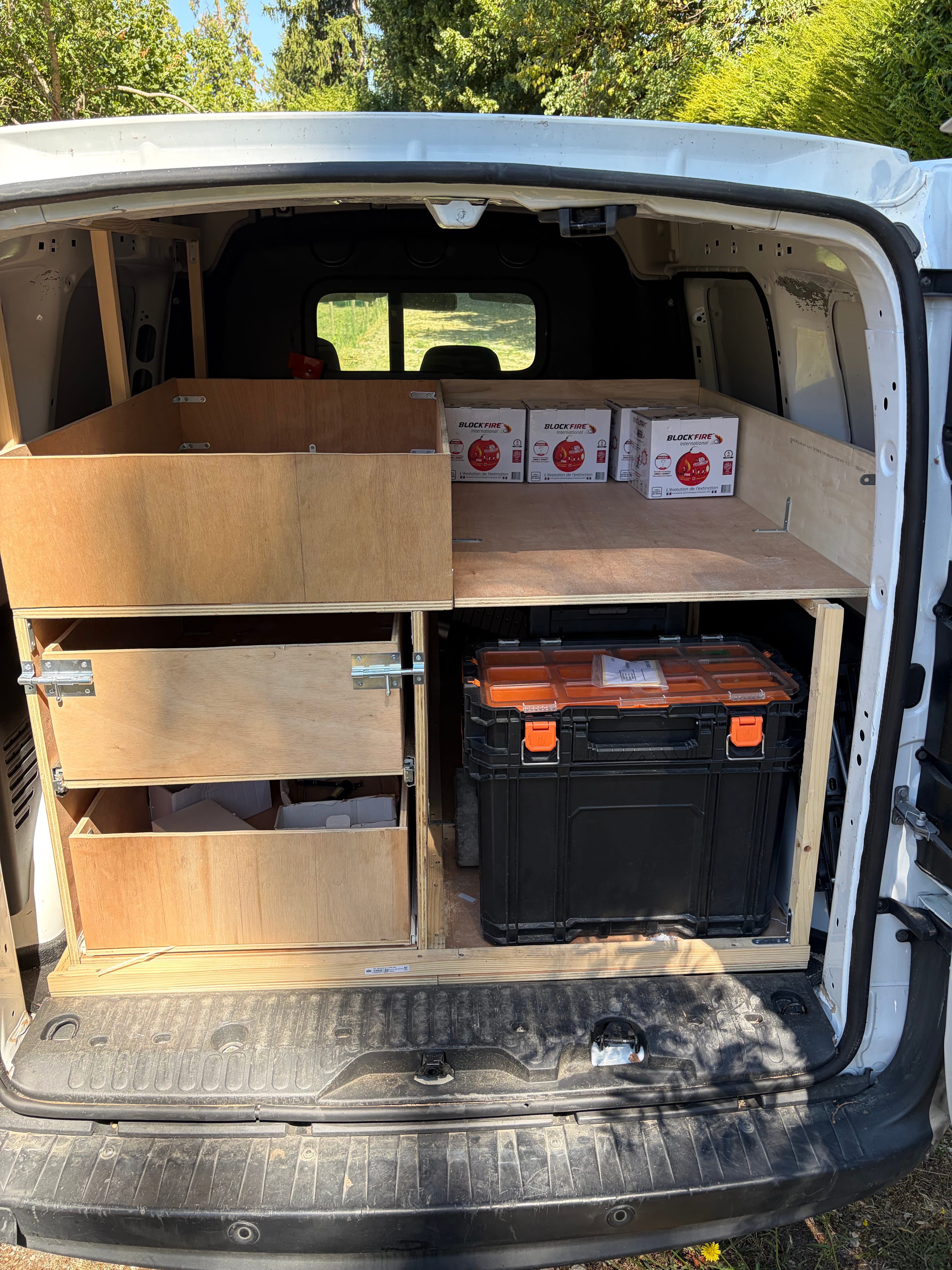 Renault Kangoo Fourgon avec GPS