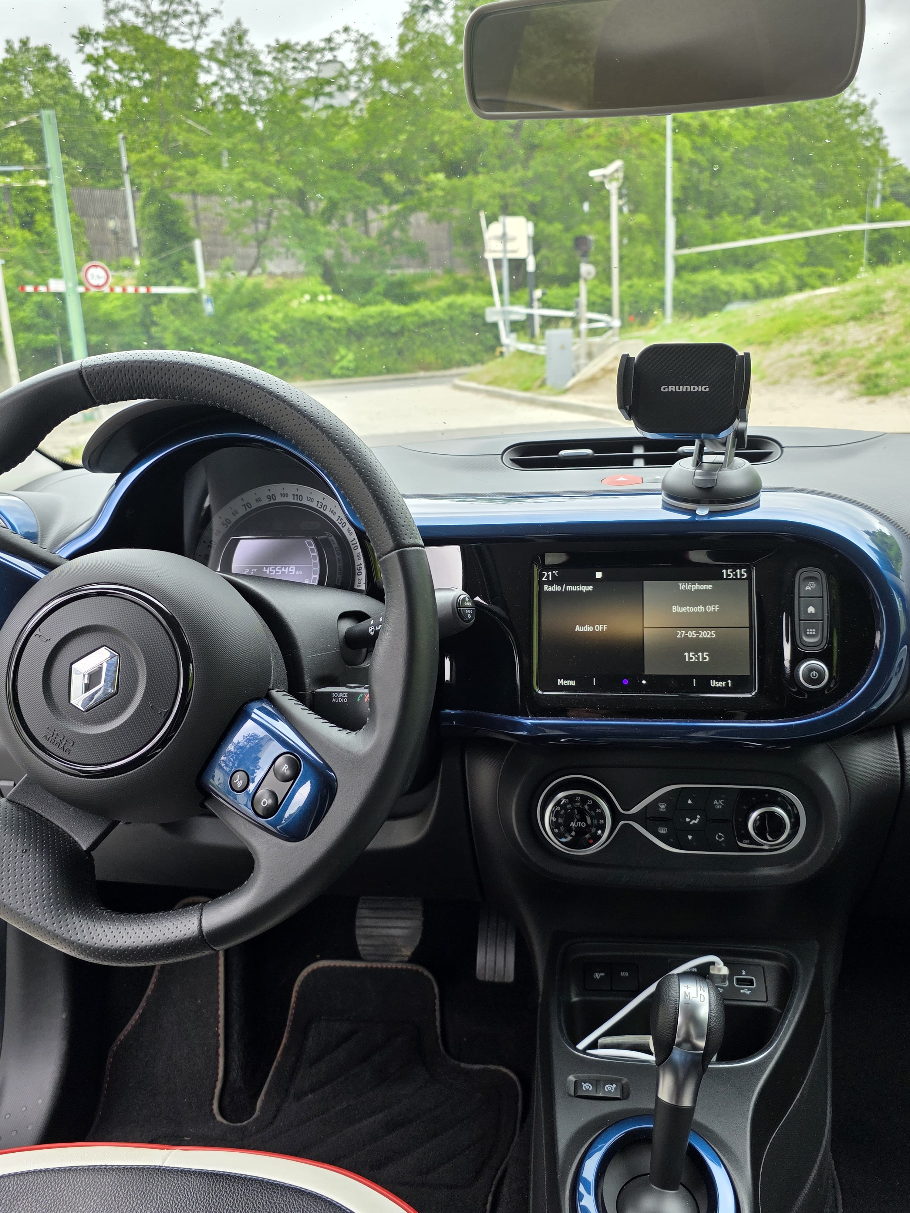 Renault Twingo III Bioethanol 5 chevaux fiscaux BOITE AUTOMATIQUE 95 chevaux din avec Régulateur de vitesse