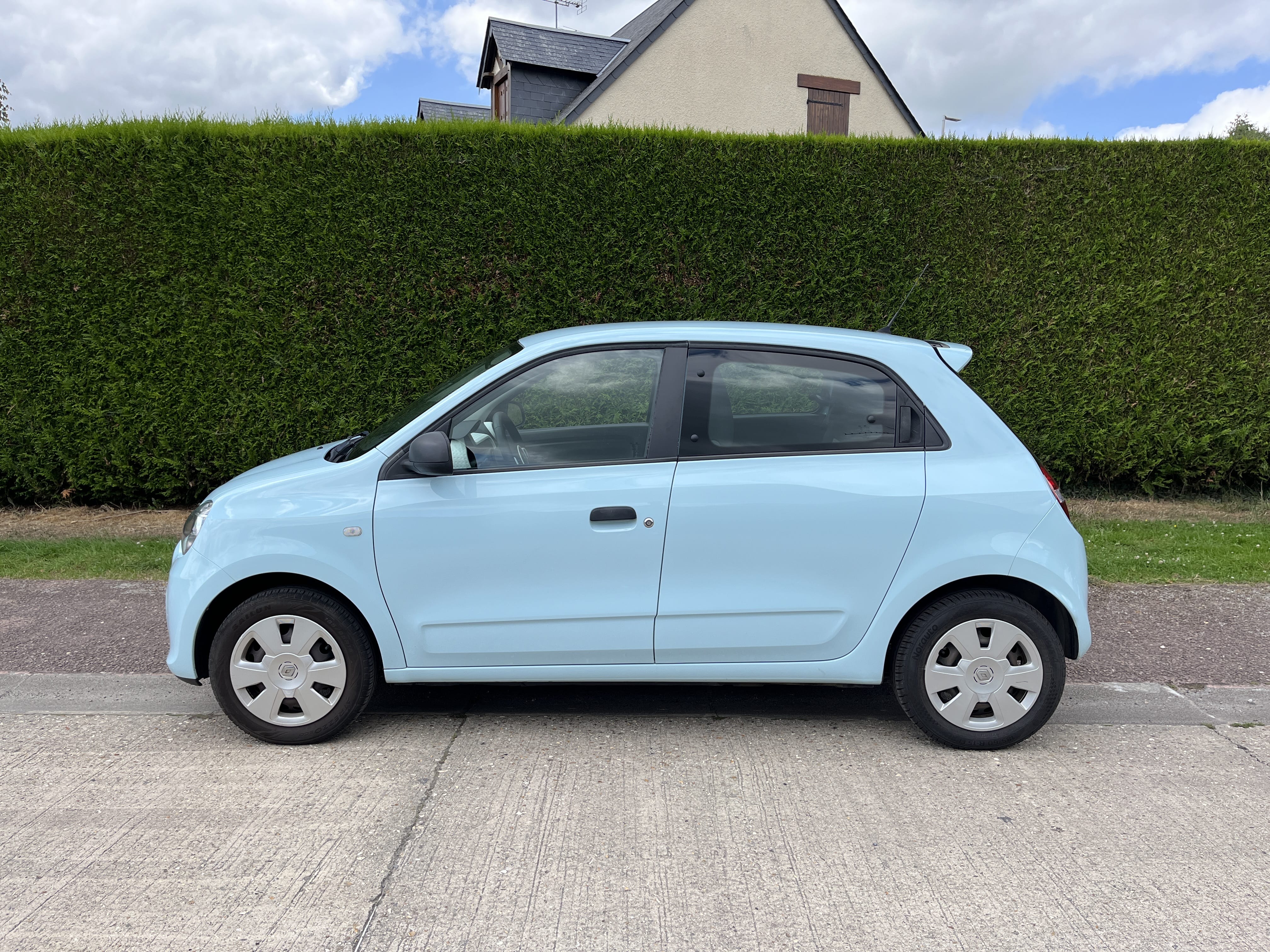 Renault Twingo III 1.0 sce 70cv Life avec Entrée audio / iPod