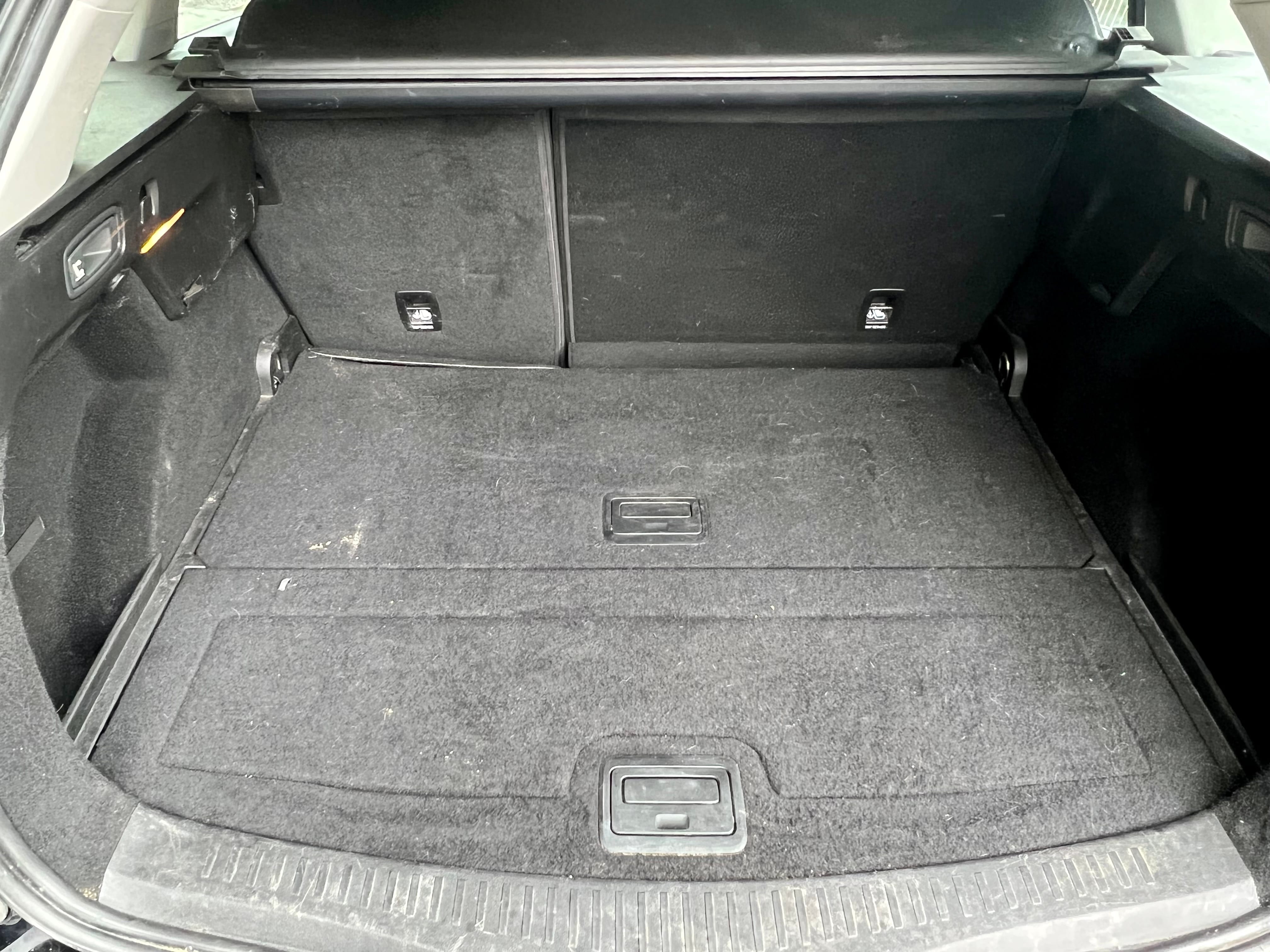 Renault Mégane Estate  Break diesel auto — à 3 min de l’aéroport Bordeaux, place incluse avec Entrée audio / iPod