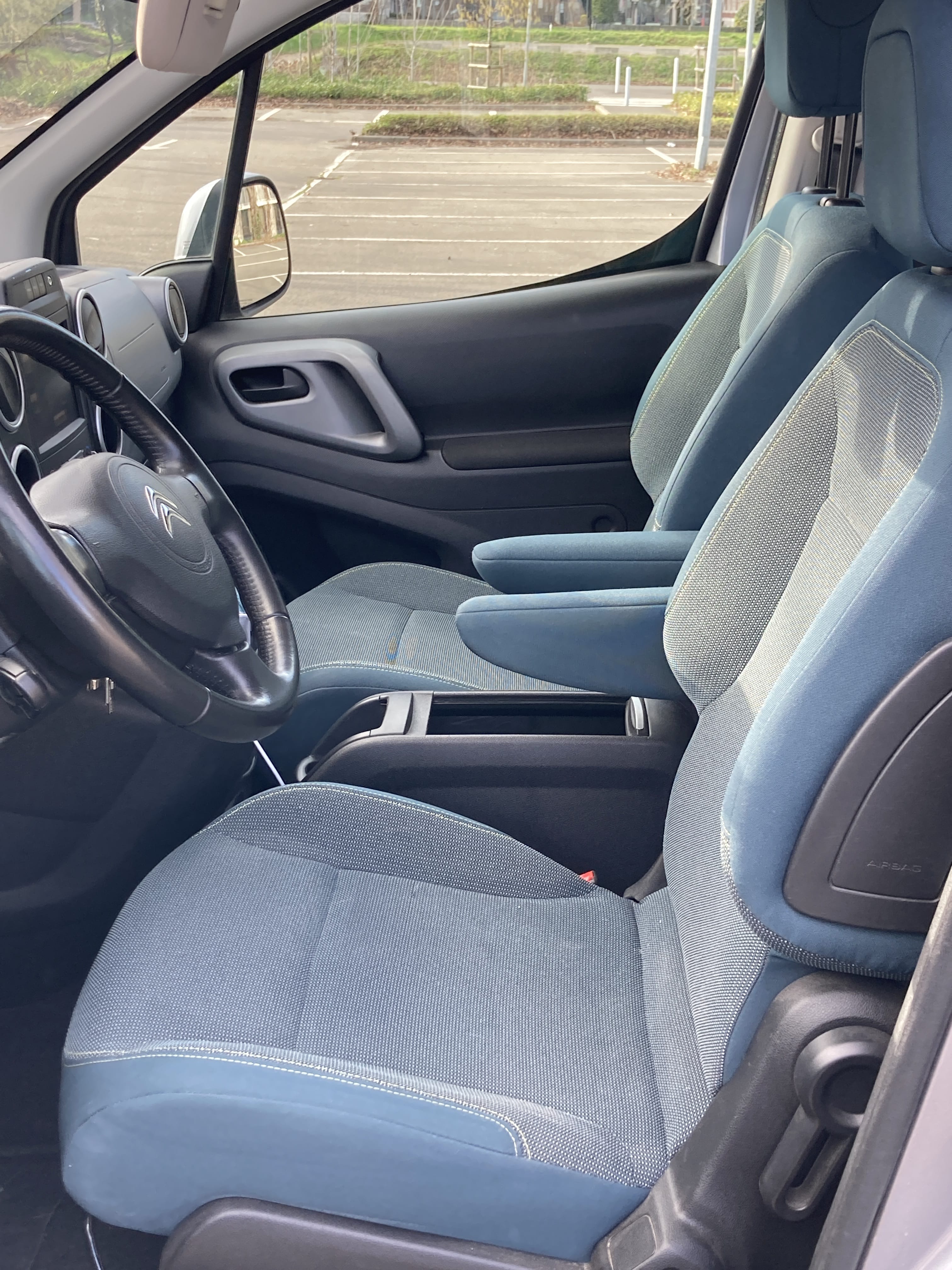 Citroen Berlingo Multispace AVEC CARTE RIVERAIN avec Pneus neige