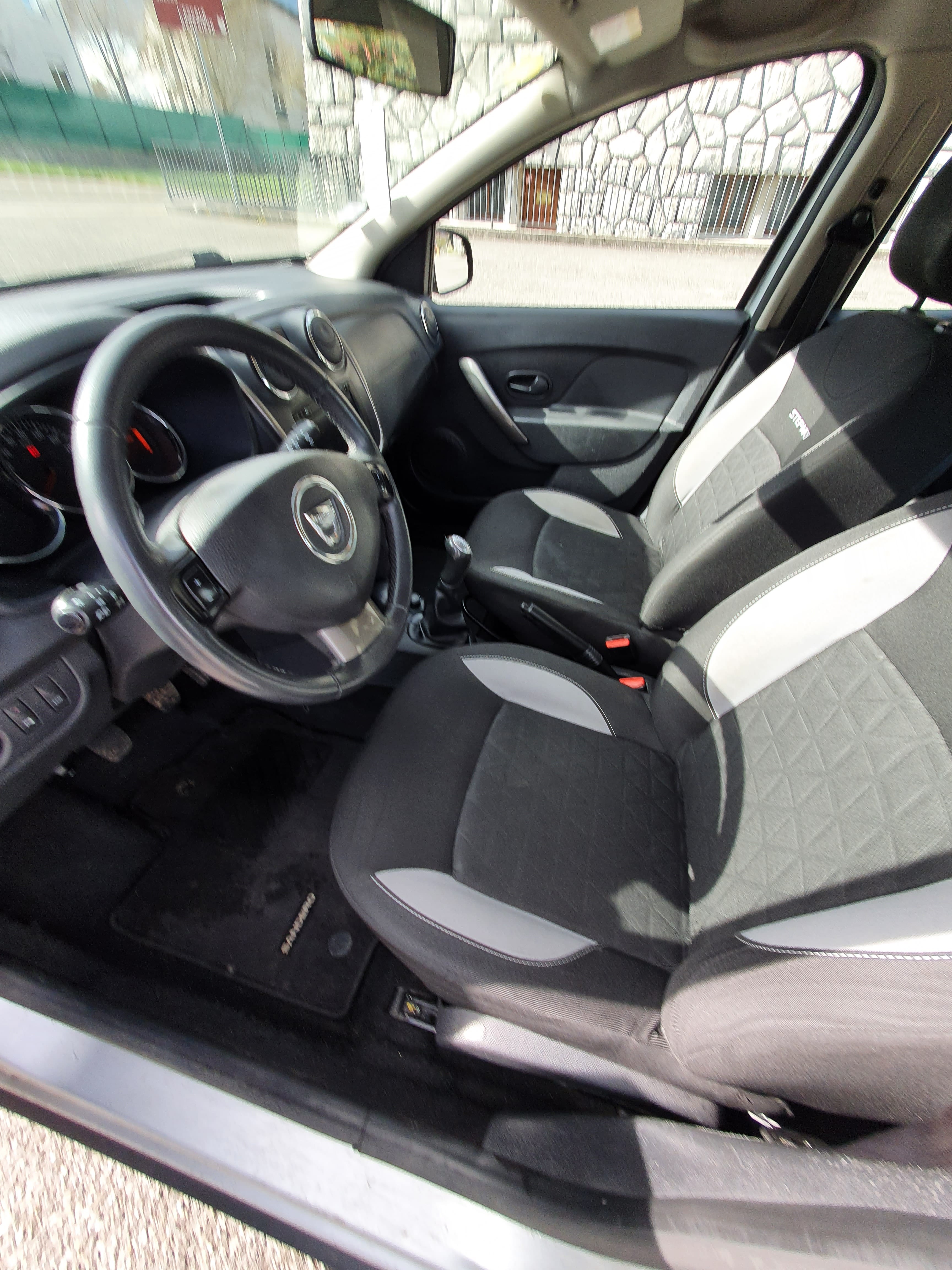Dacia Sandero Stepway avec Siège bébé