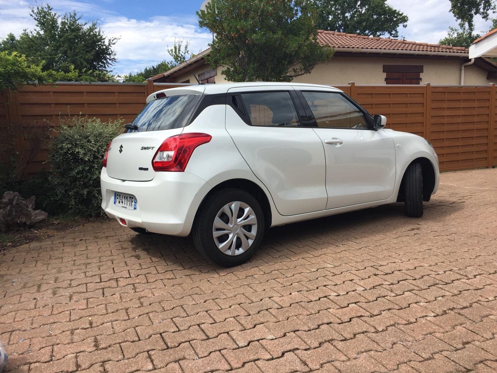 Suzuki Swift 1,2 dualjet hybrid avantage avec Climatisation