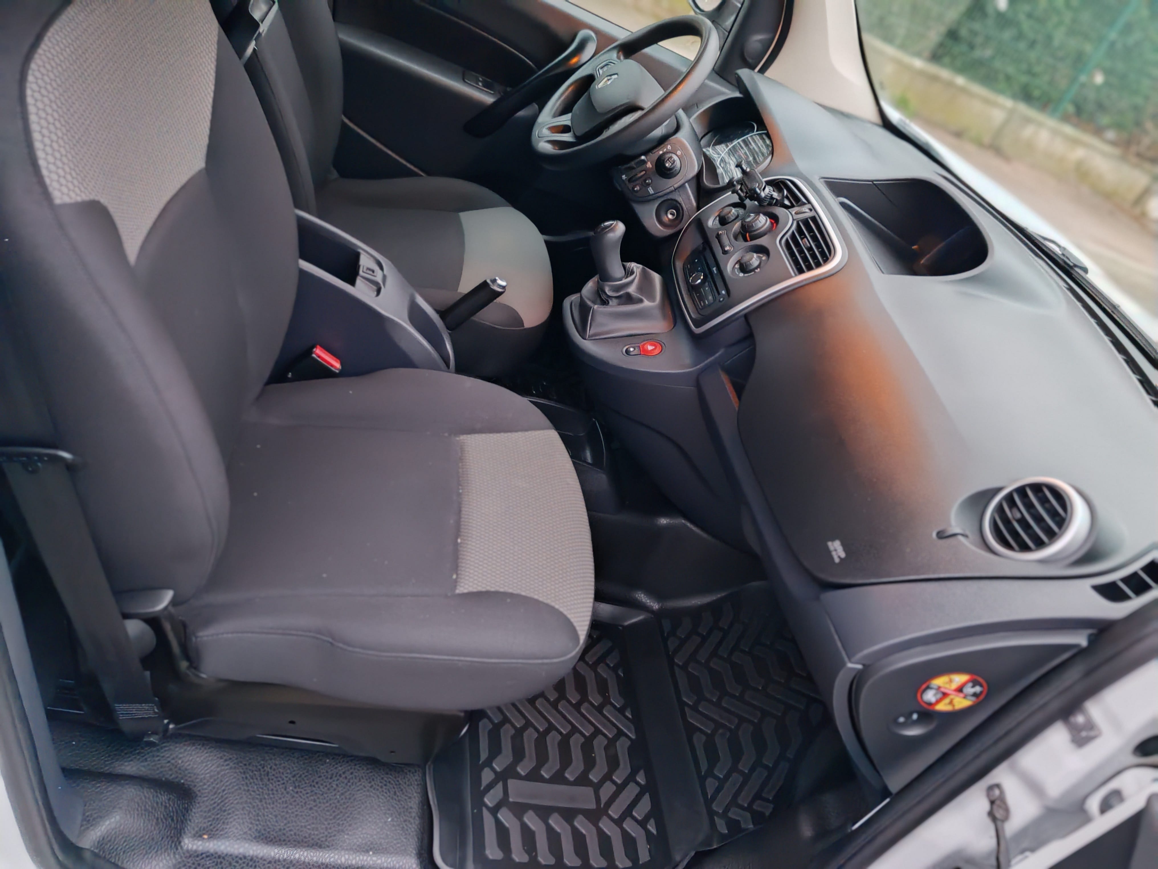 Renault Kangoo Express 4m3=modèle allongé+diable+plateau roulant+tendeurs+Sangles+couvertures