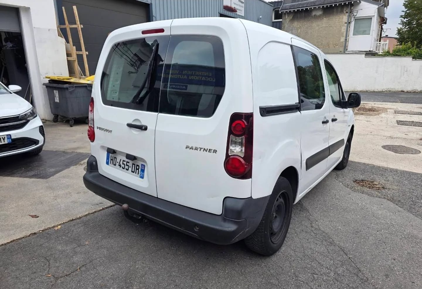 Peugeot Partner Fourgon avec Autoradio