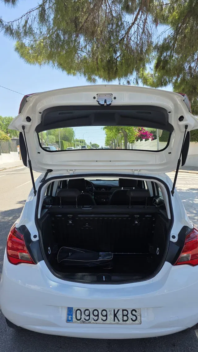 Opel Corsa con Radio 