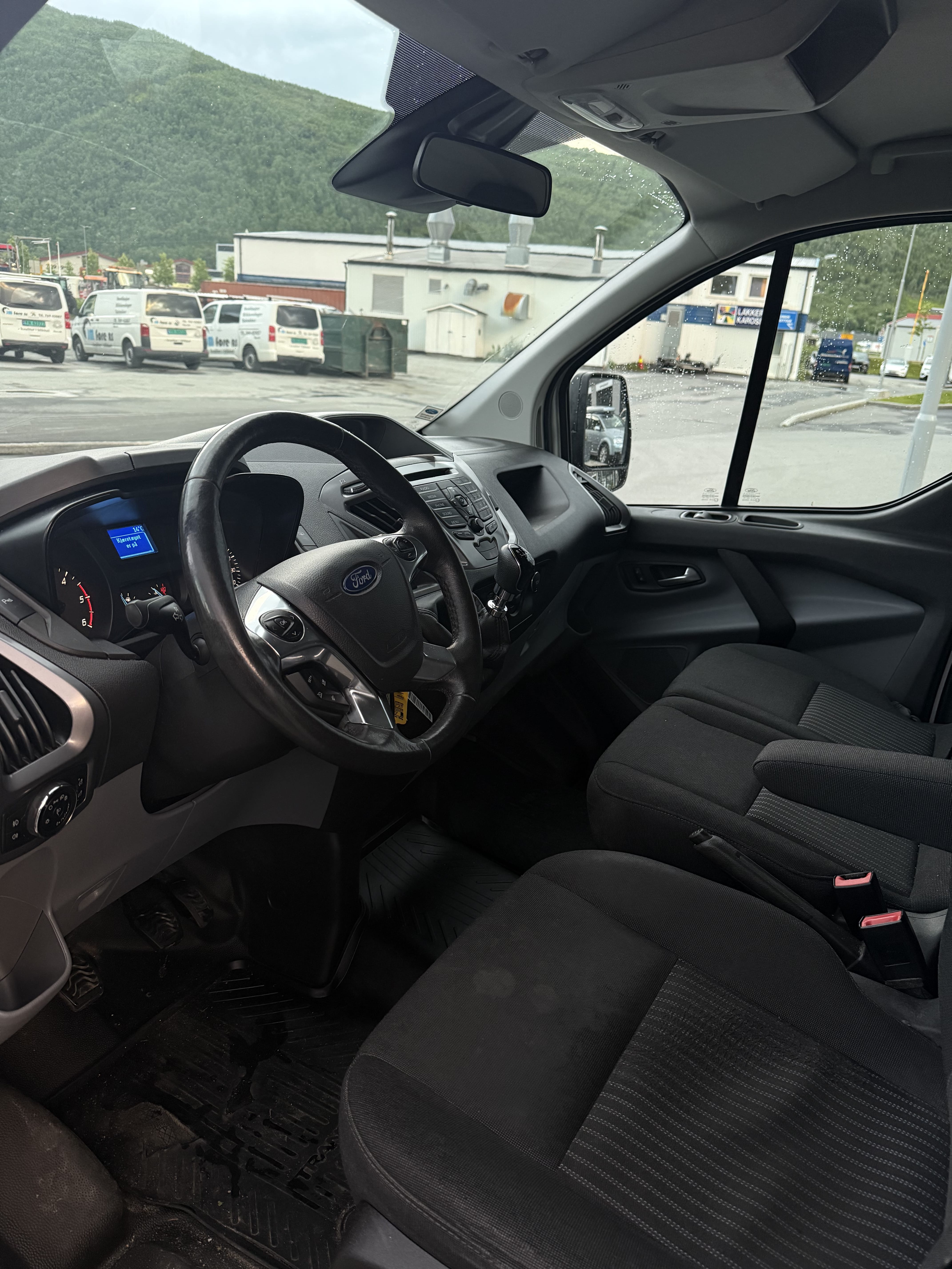 Ford Transit Custom Varebil med Bluetooth audio