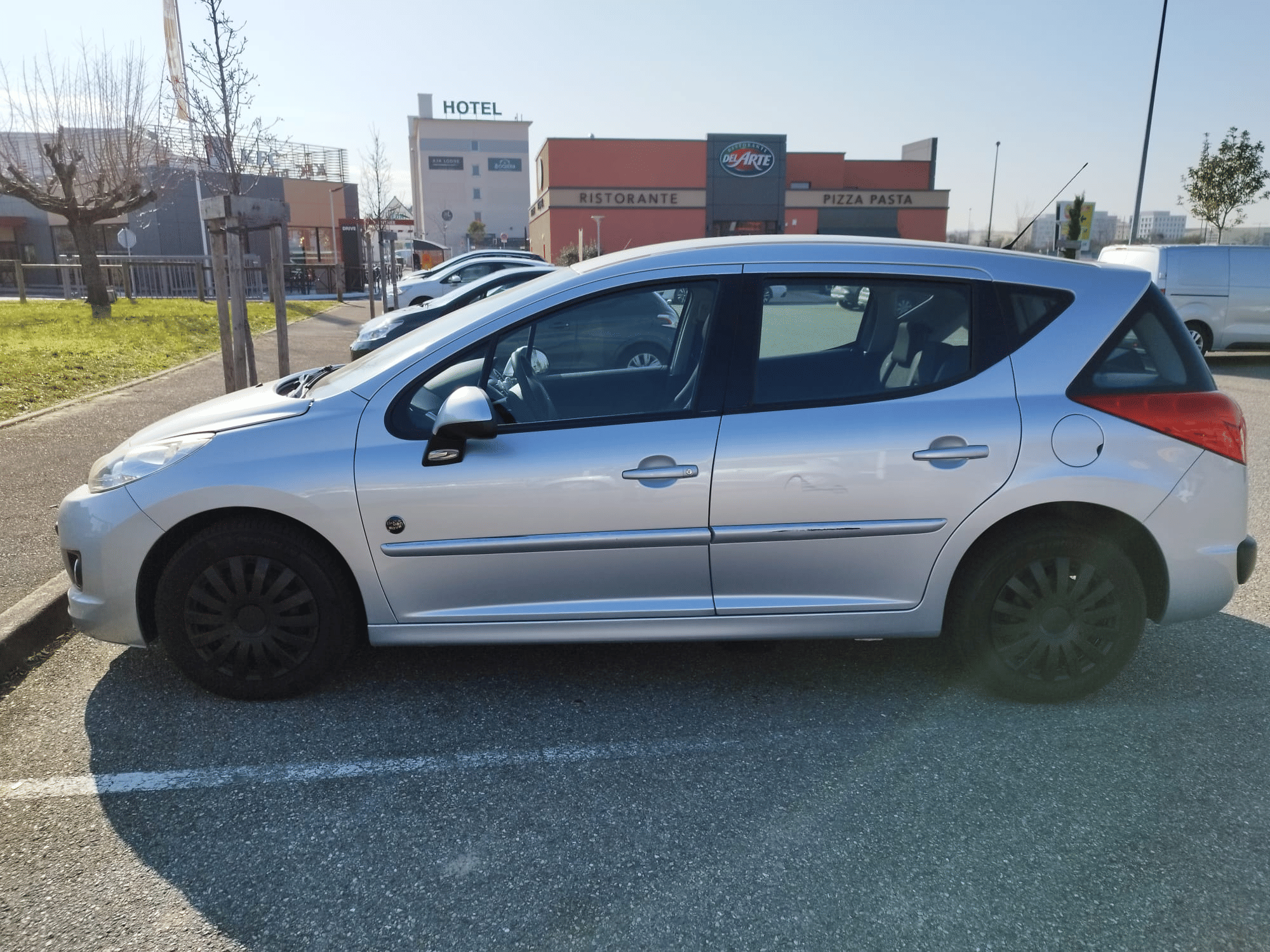 Peugeot 207 SW avec Climatisation