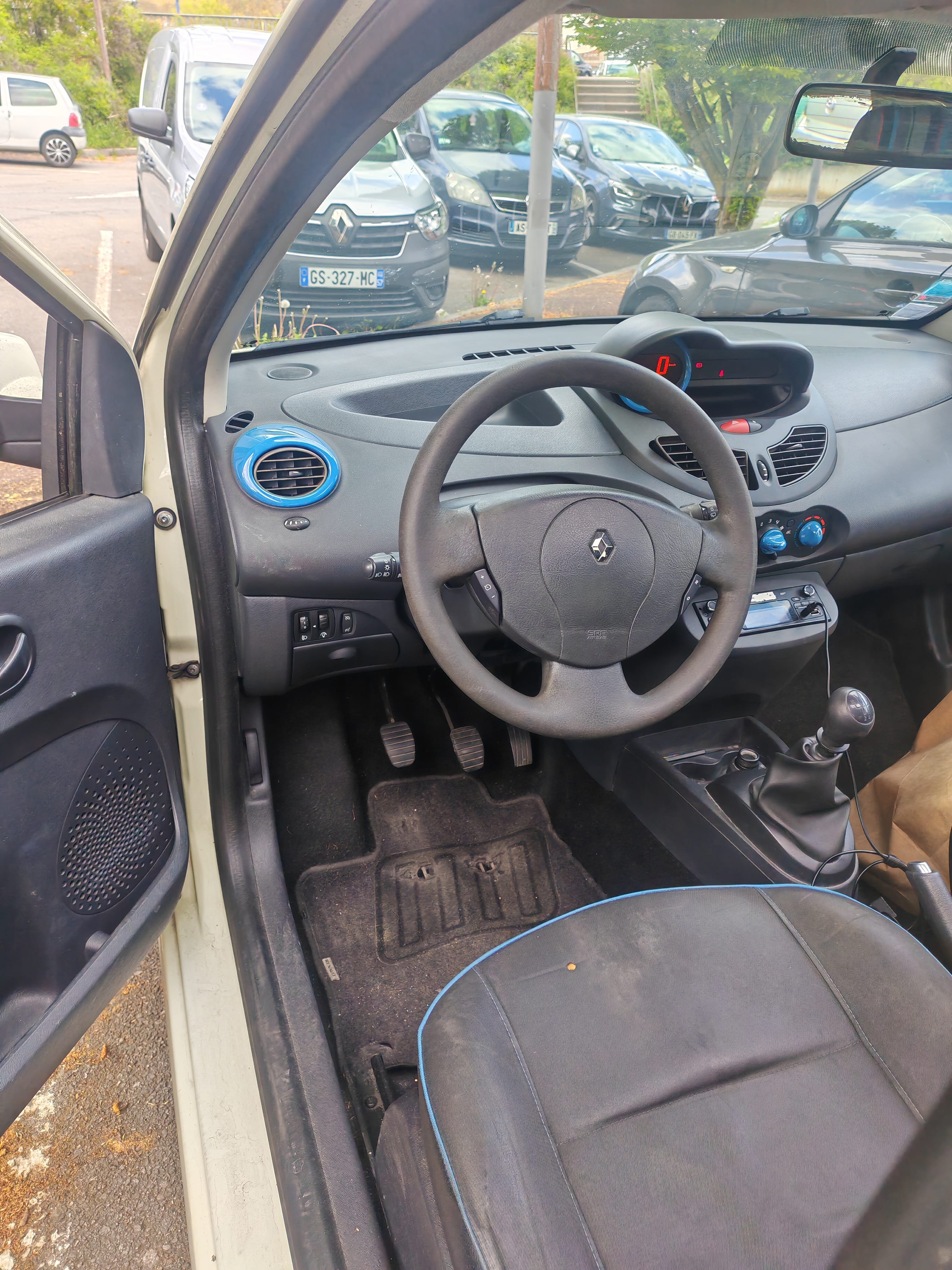 Renault Twingo II avec Autoradio