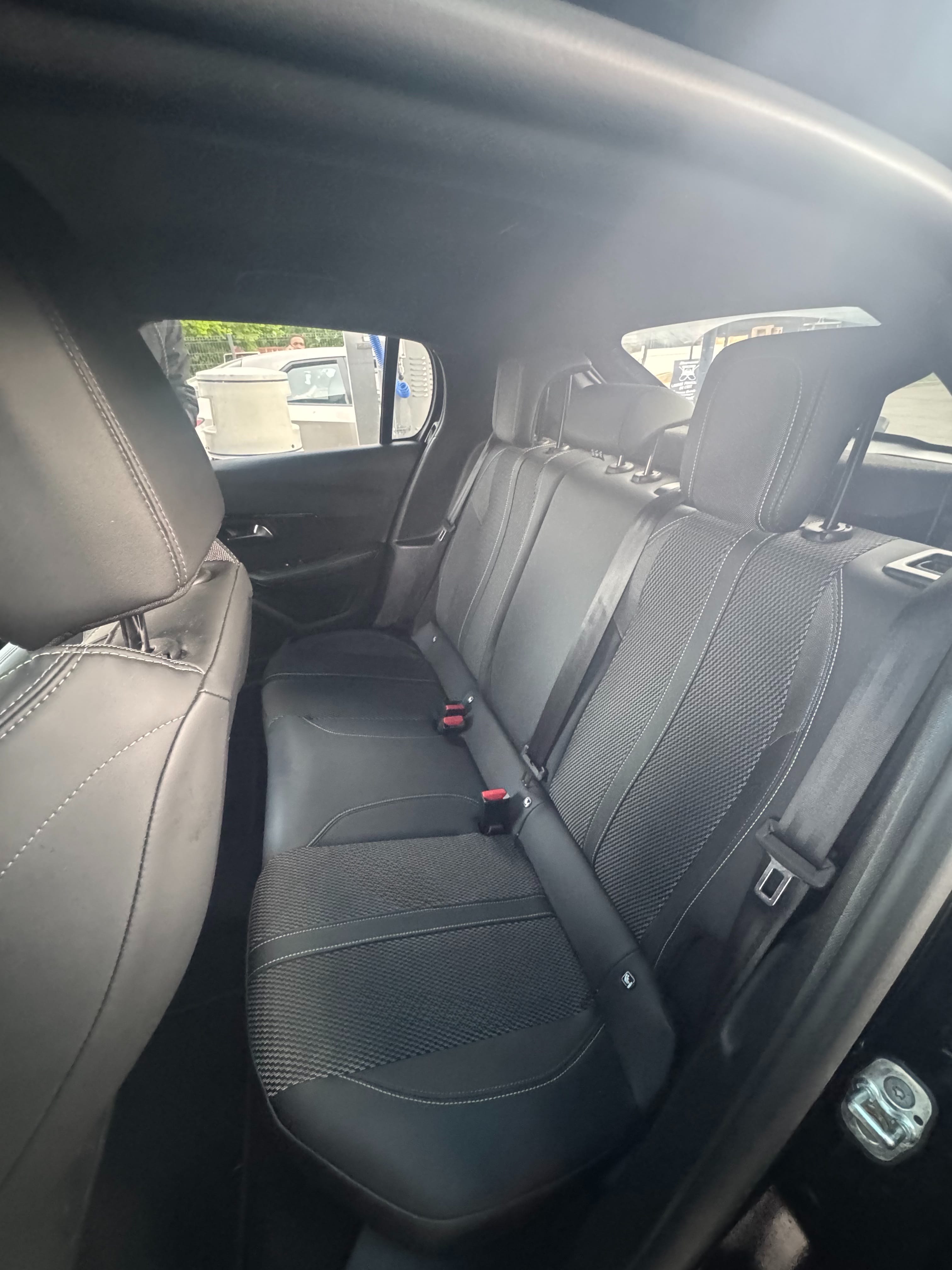 Peugeot 208 with Cruise control