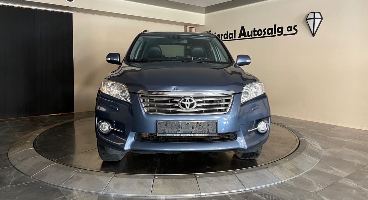 Toyota RAV4 med Lydinngang