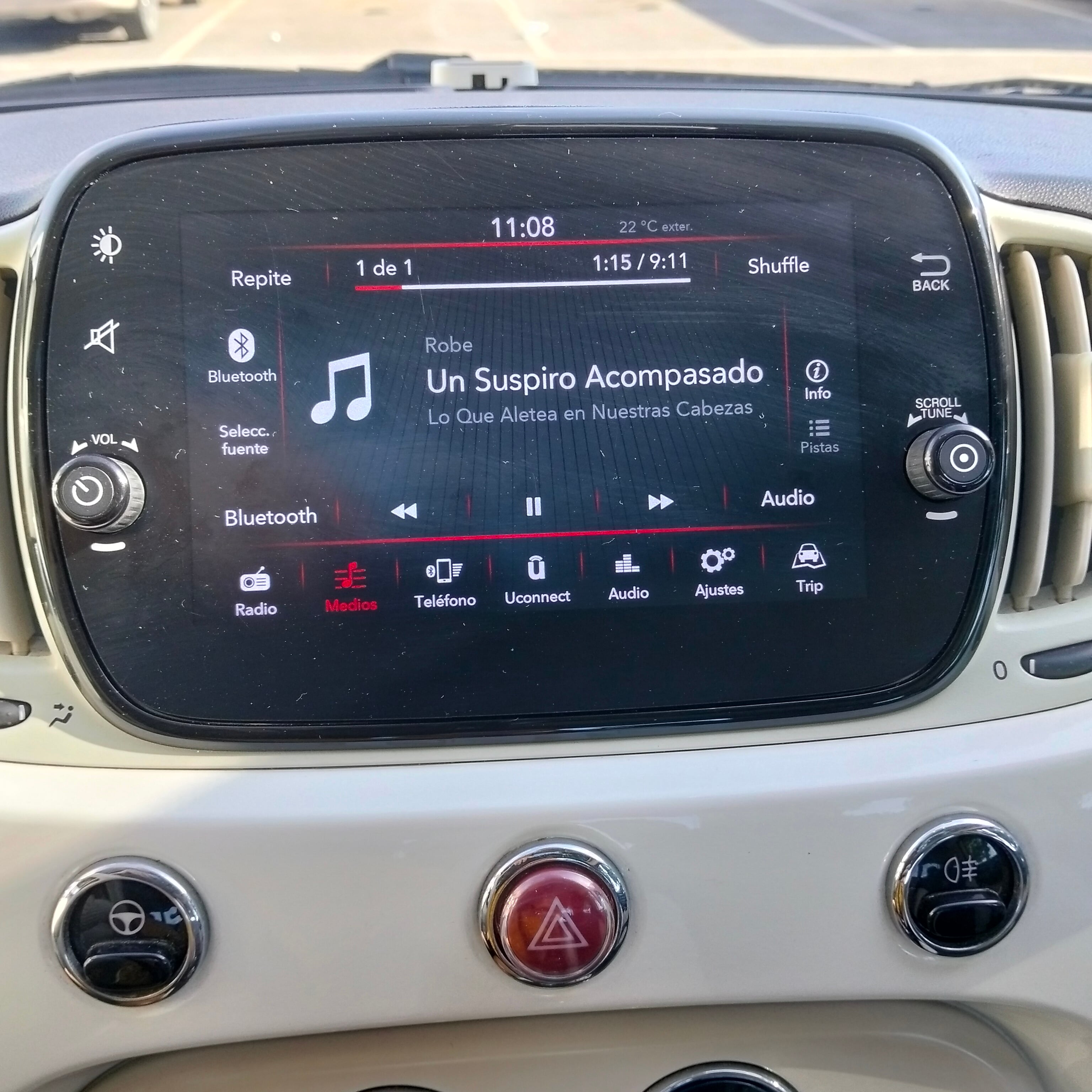 Fiat 500 Híbrido with USB charging ports