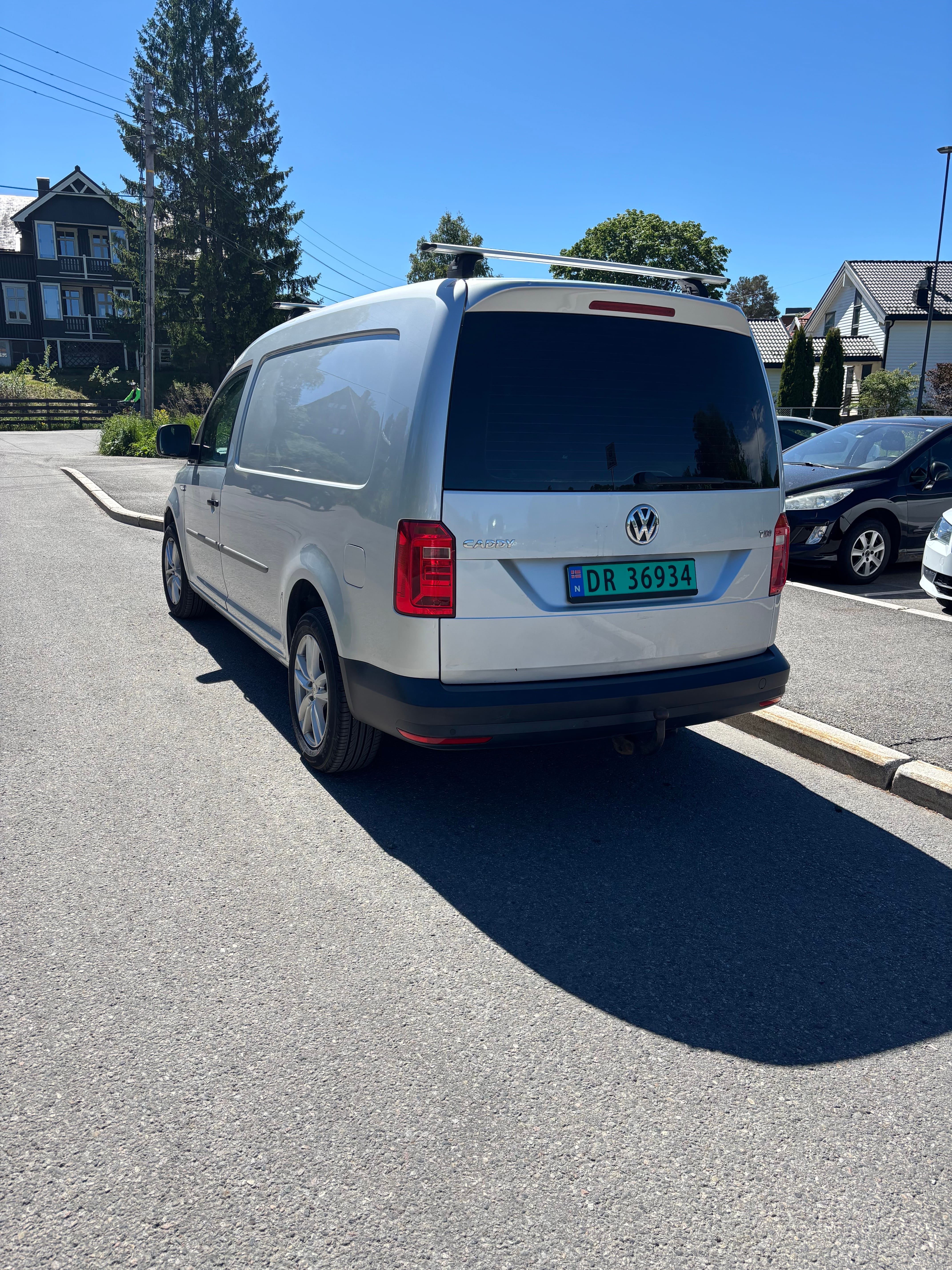Volkswagen Caddy Maxi Varebil 150hk diesel automat lasterom 225cm x 150cm mit Tempomat