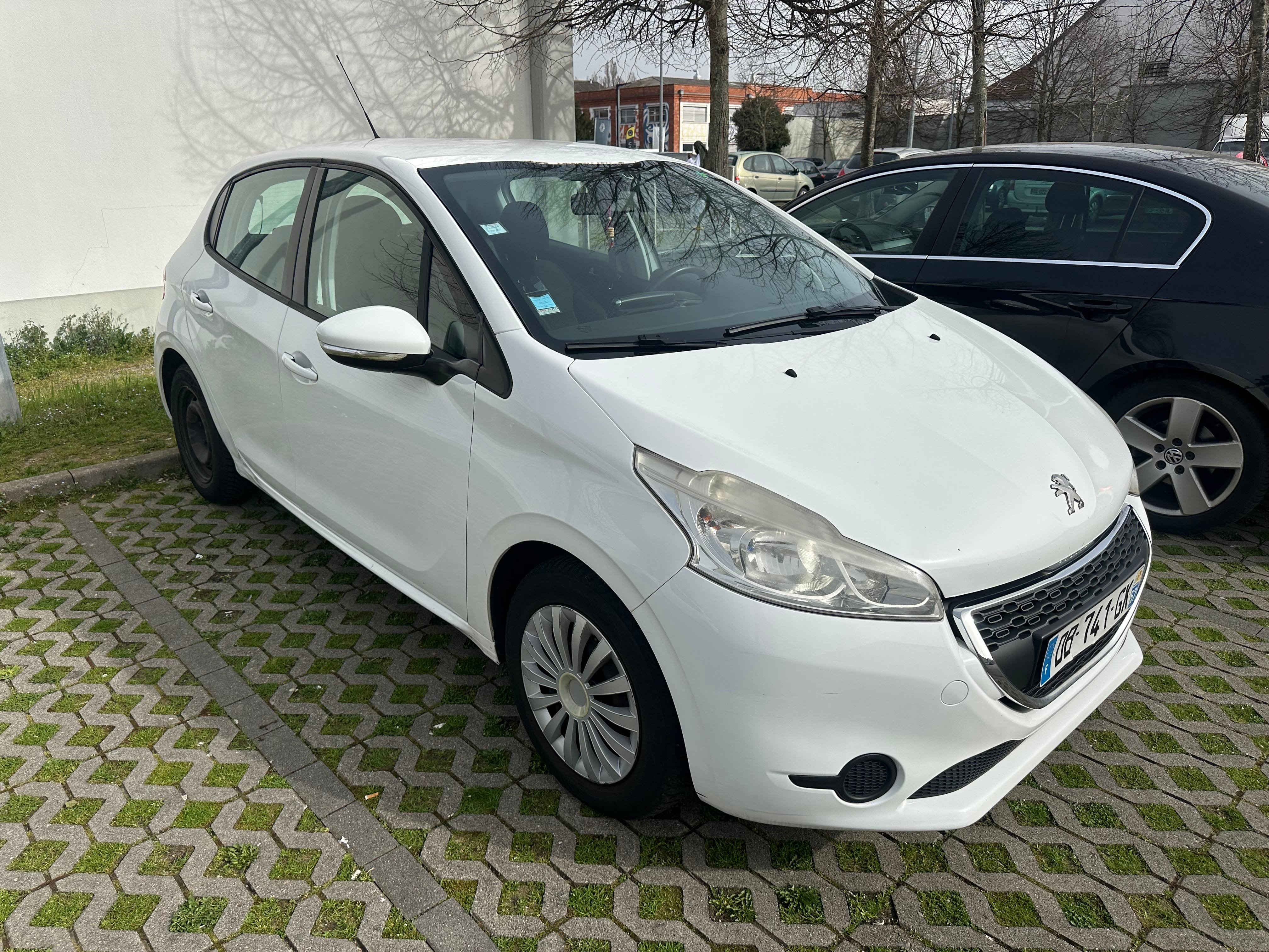 Peugeot 208 1.6 HDi diesel 5 portes avec Climatisation