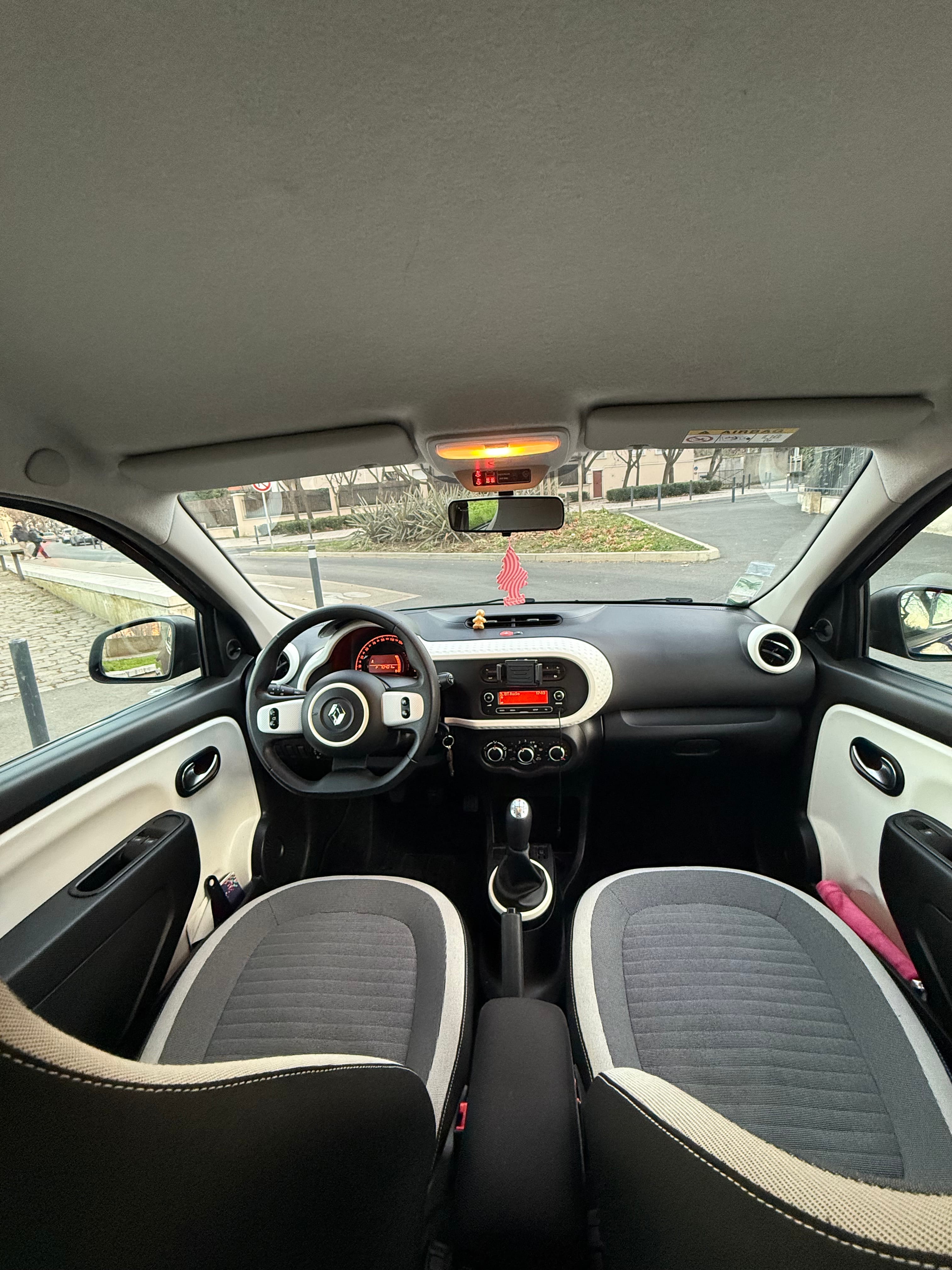 Renault Twingo III avec Entrée audio / iPod