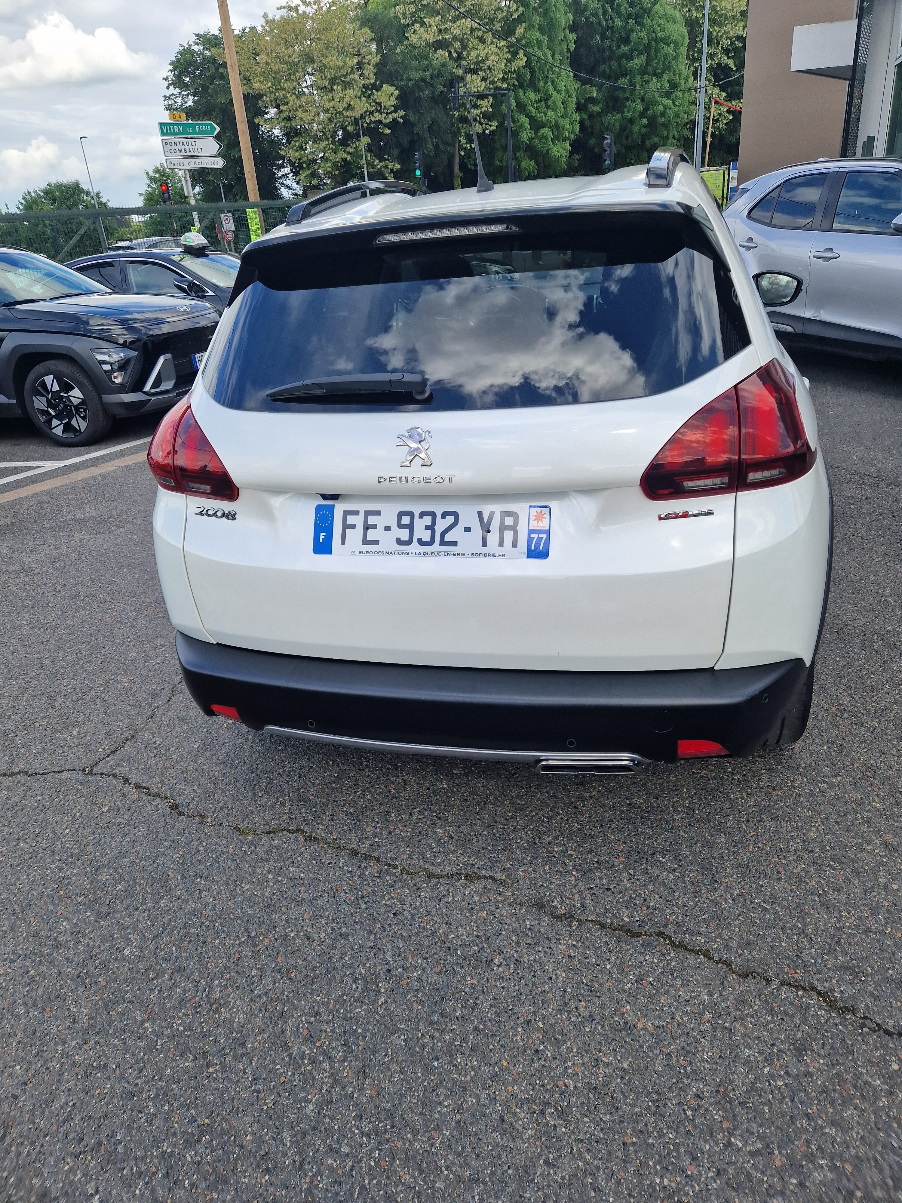 Peugeot 2008 1.2 130 ch avec GPS