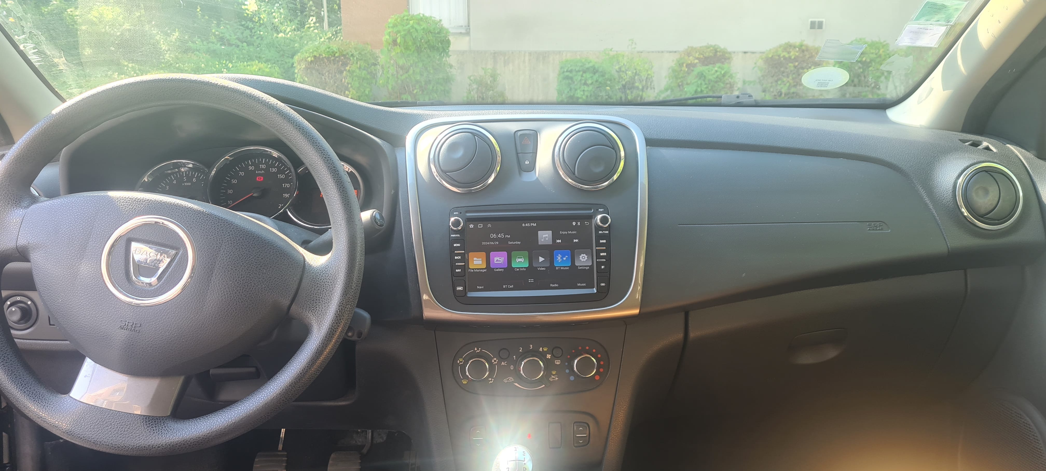 Dacia Logan avec Entrée audio / iPod