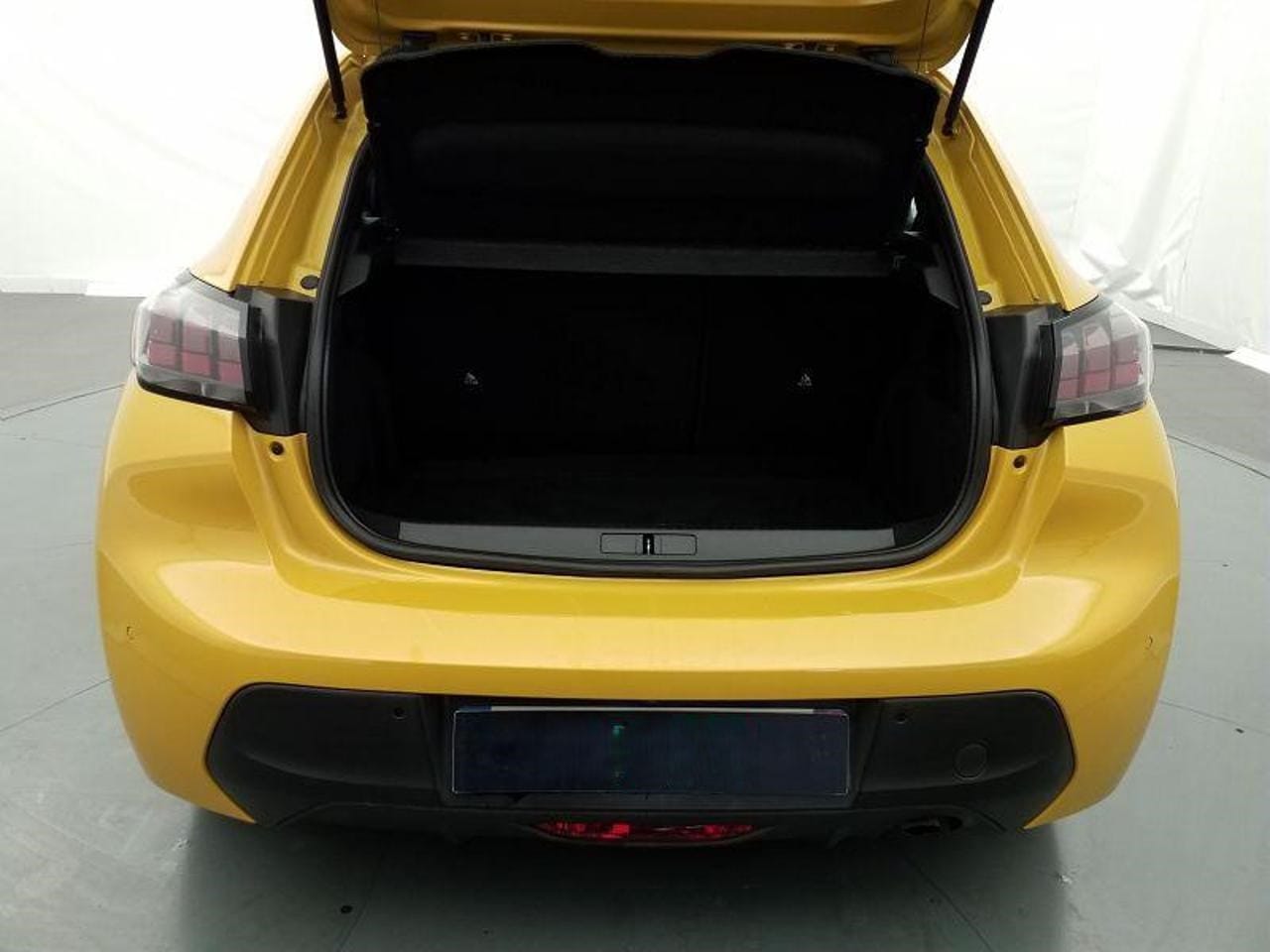 Peugeot 208 avec Dashcam