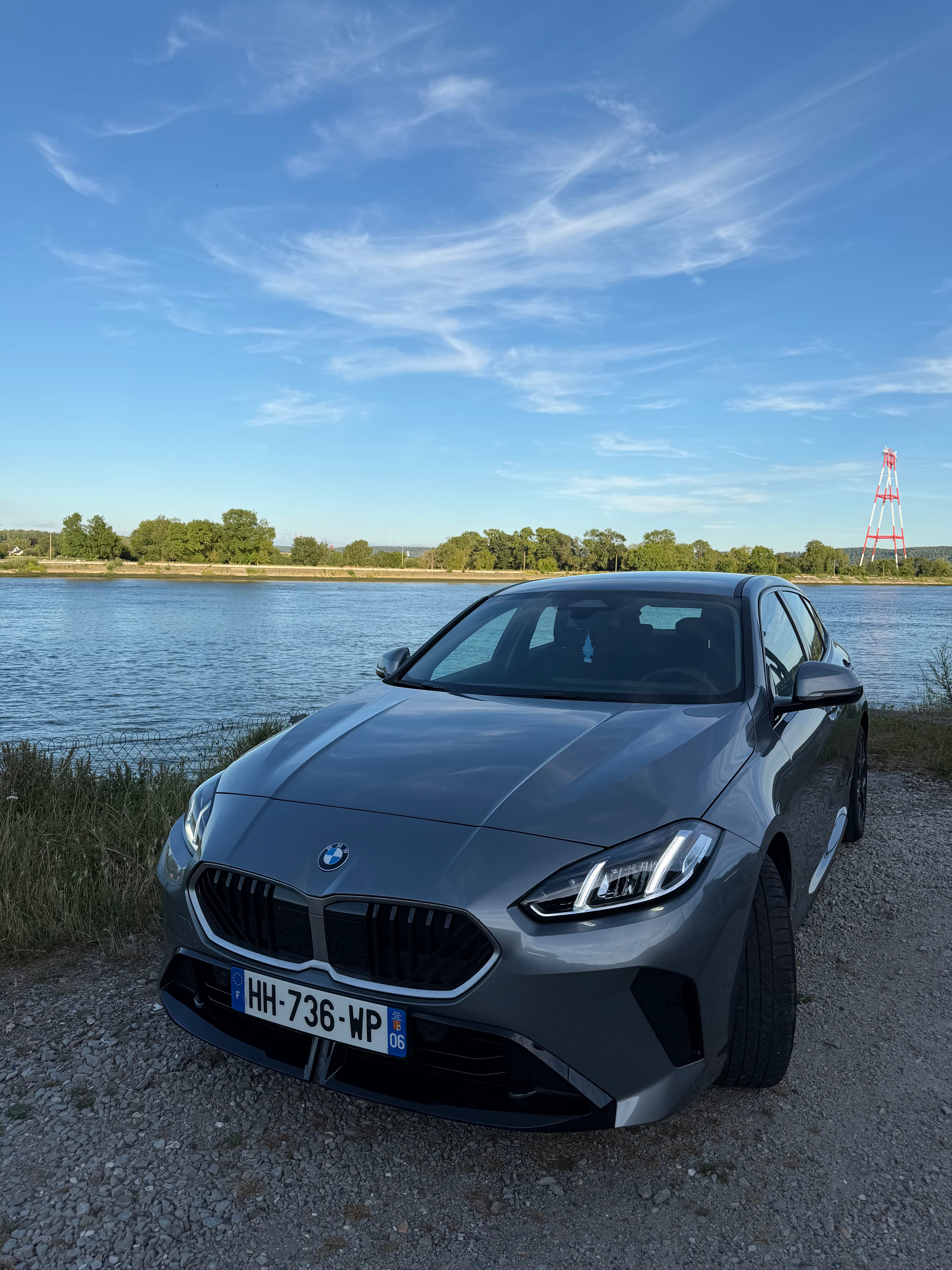 BMW Série 1, 2026, Essence 95 / Électrique (hybride), automatique