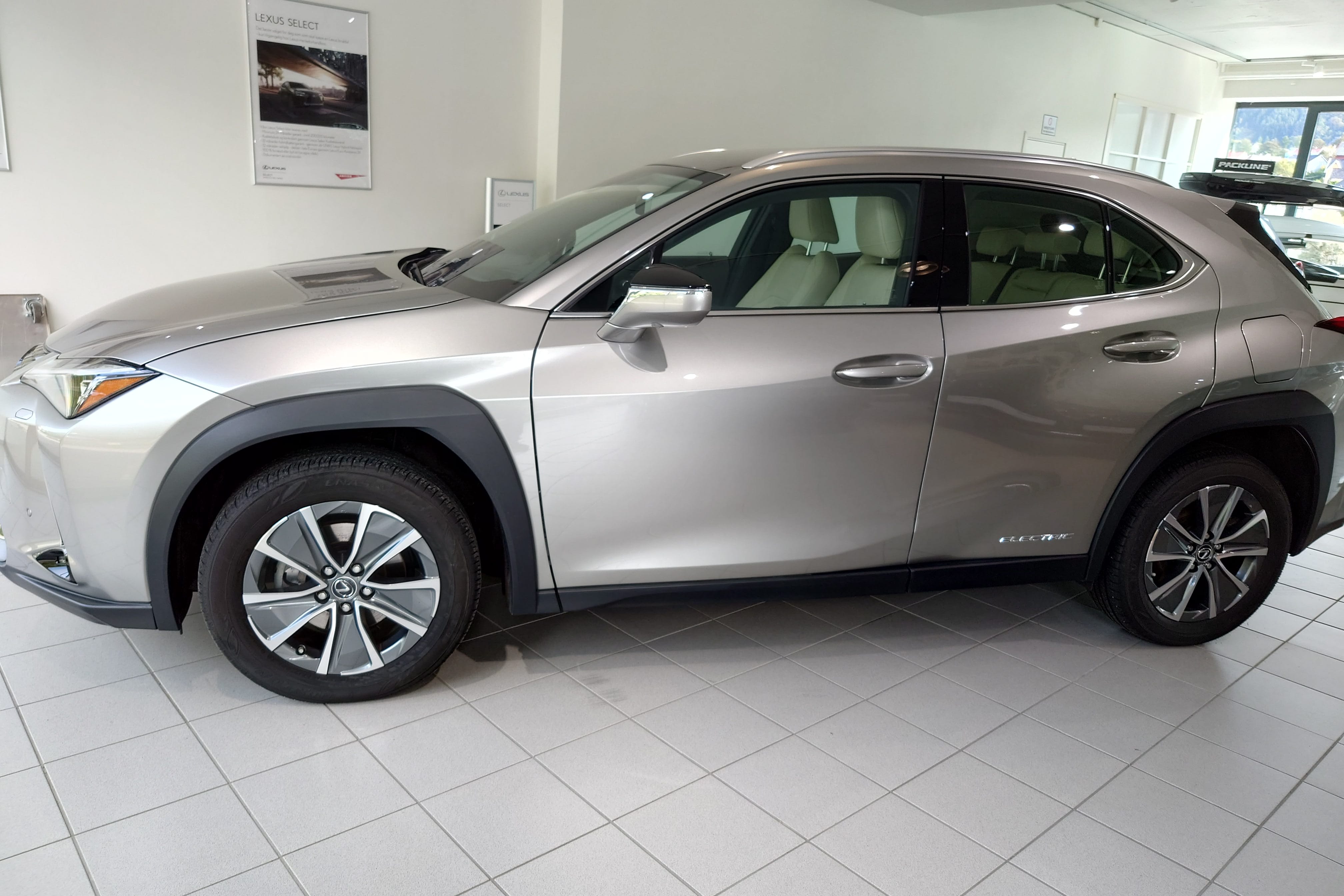 Lexus UX 300E, 2021, Elektrisk, automatisk