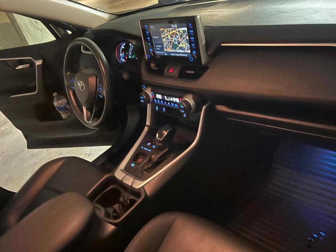 Toyota RAV 4 Hybride avec Audio Bluetooth