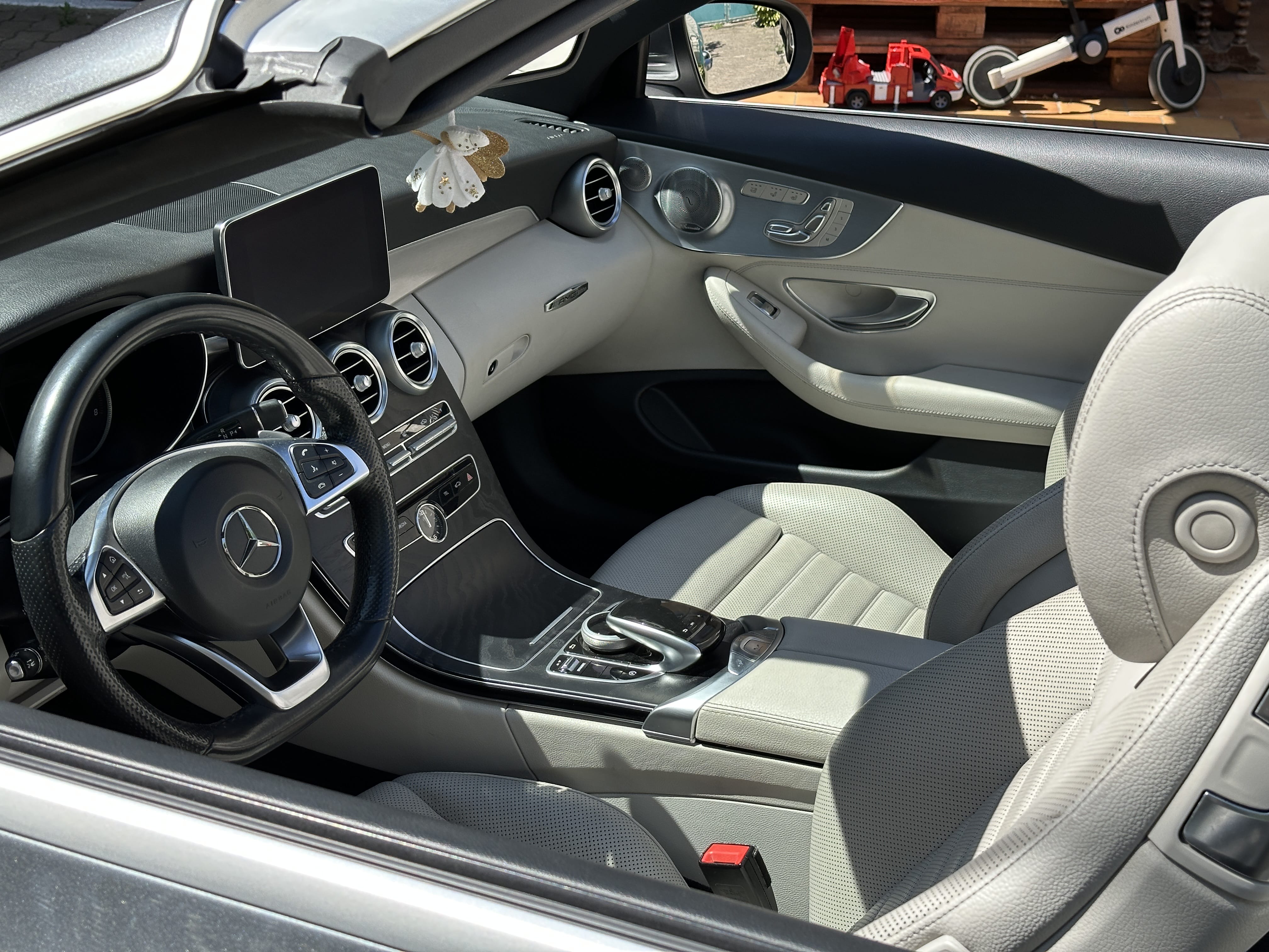 Mercedes-Benz Classe C Cabriolet avec Apple CarPlay