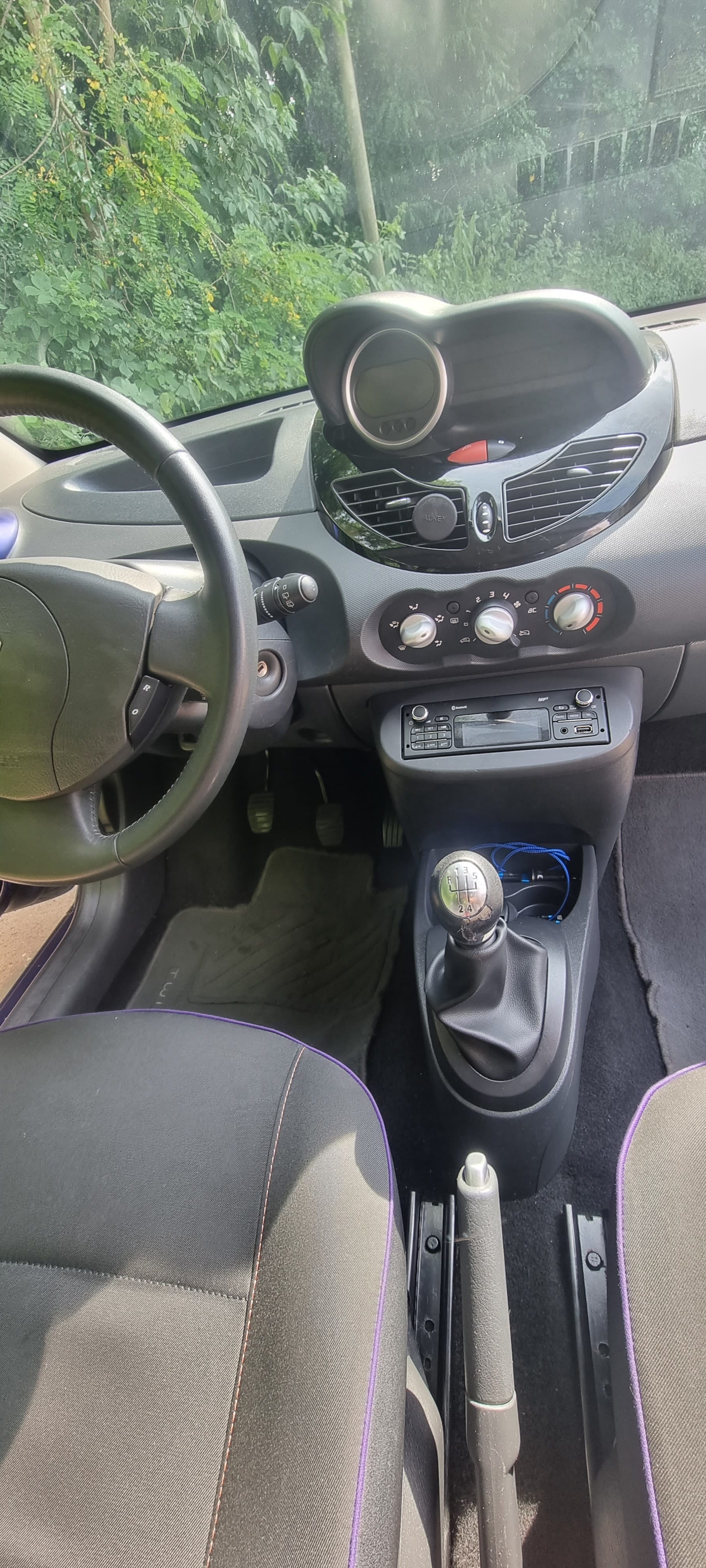 Renault Twingo II 1.2 16v 75 ch 4 chevaux fiscaux avec Siège bébé