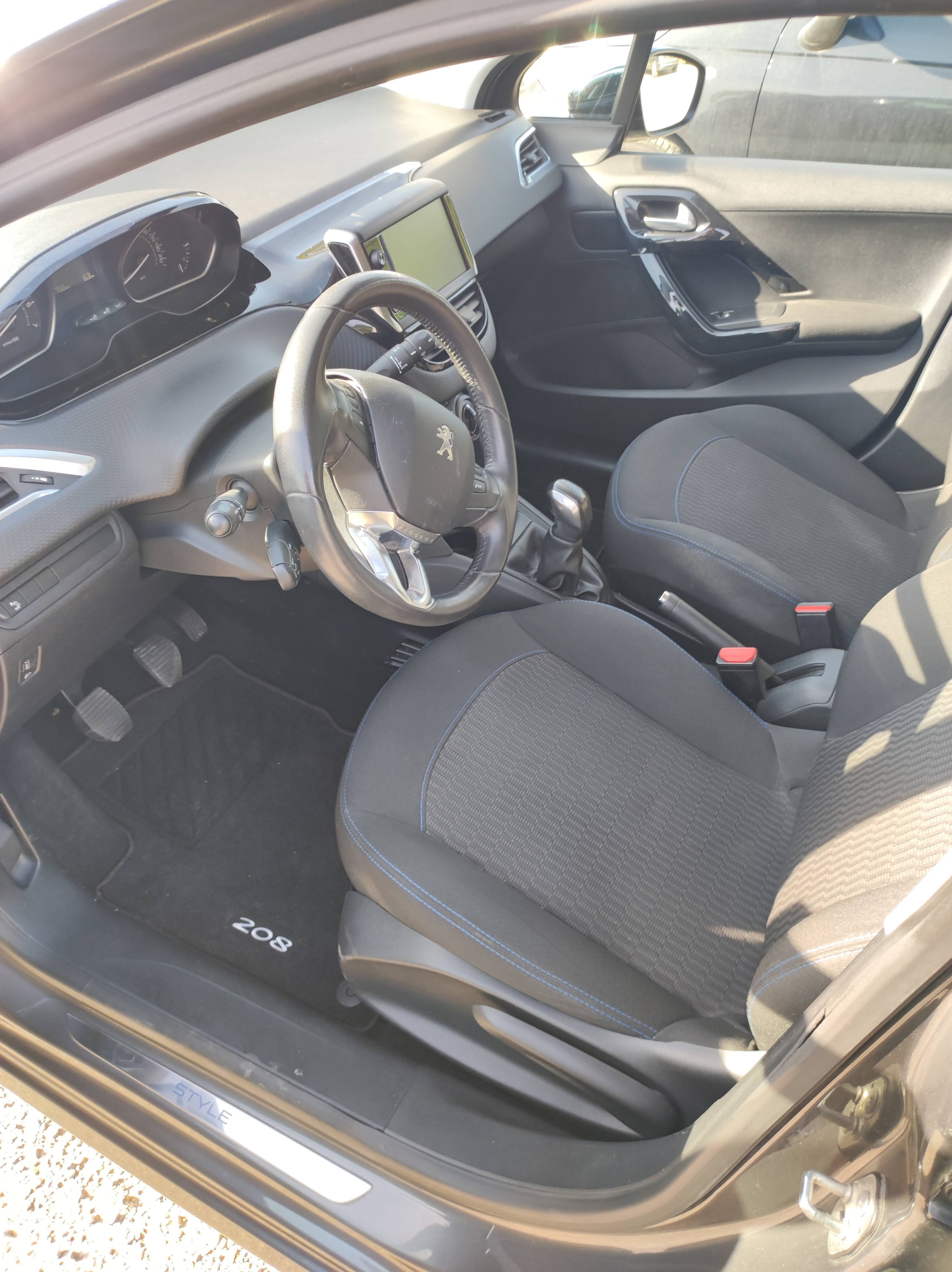 Peugeot 208 met Cruise control