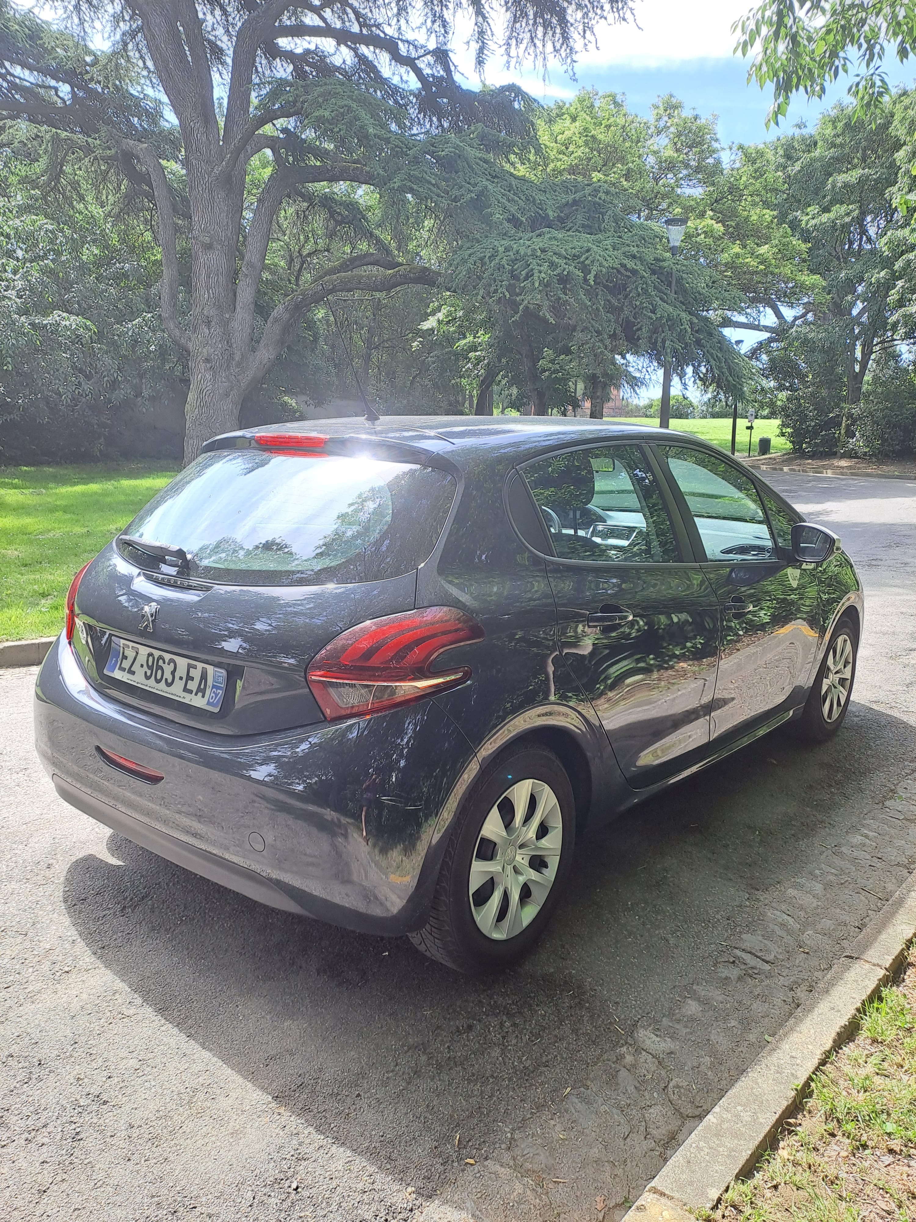 Peugeot 208 avec Climatisation
