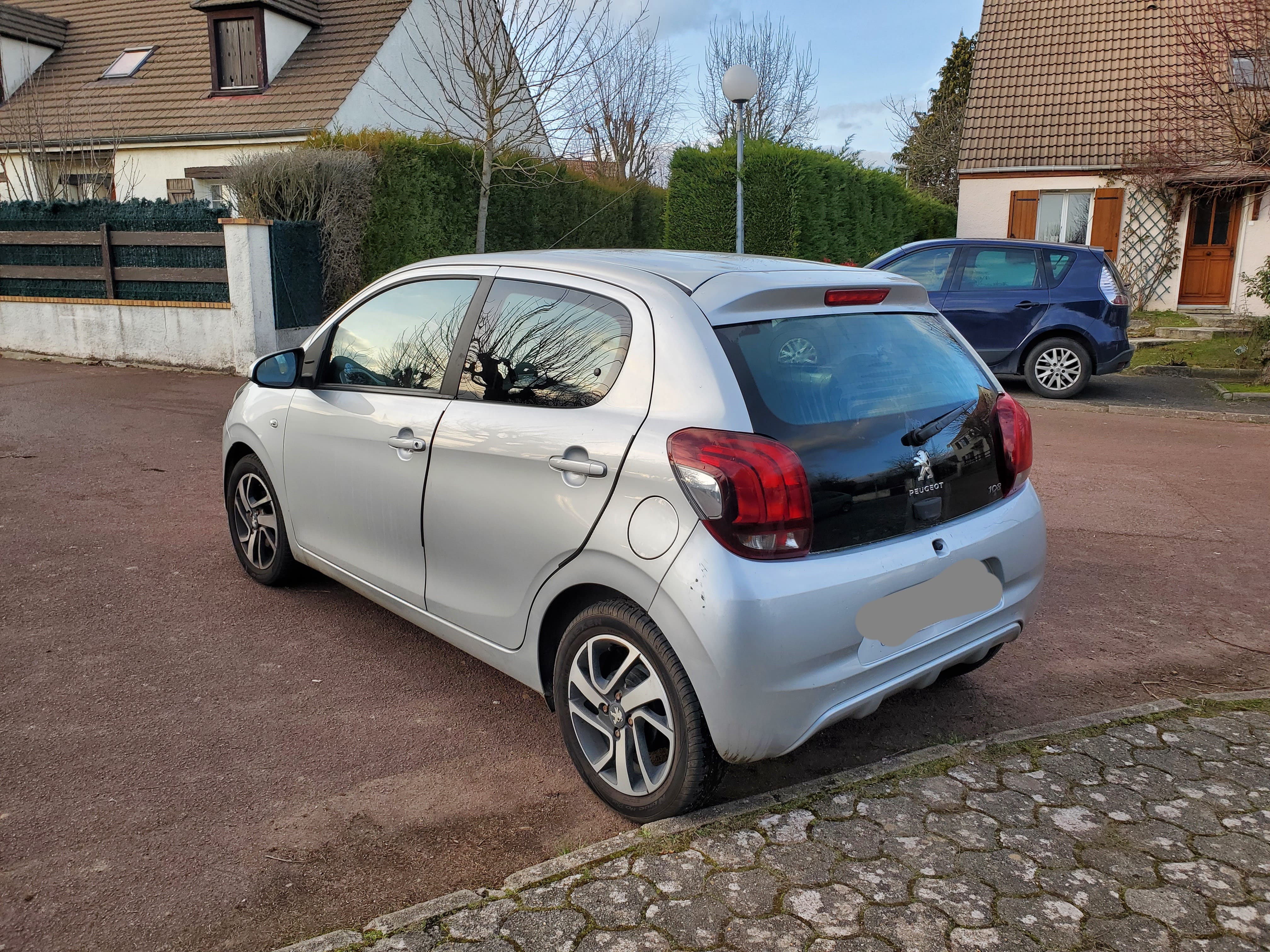 Peugeot 108 avec Dashcam