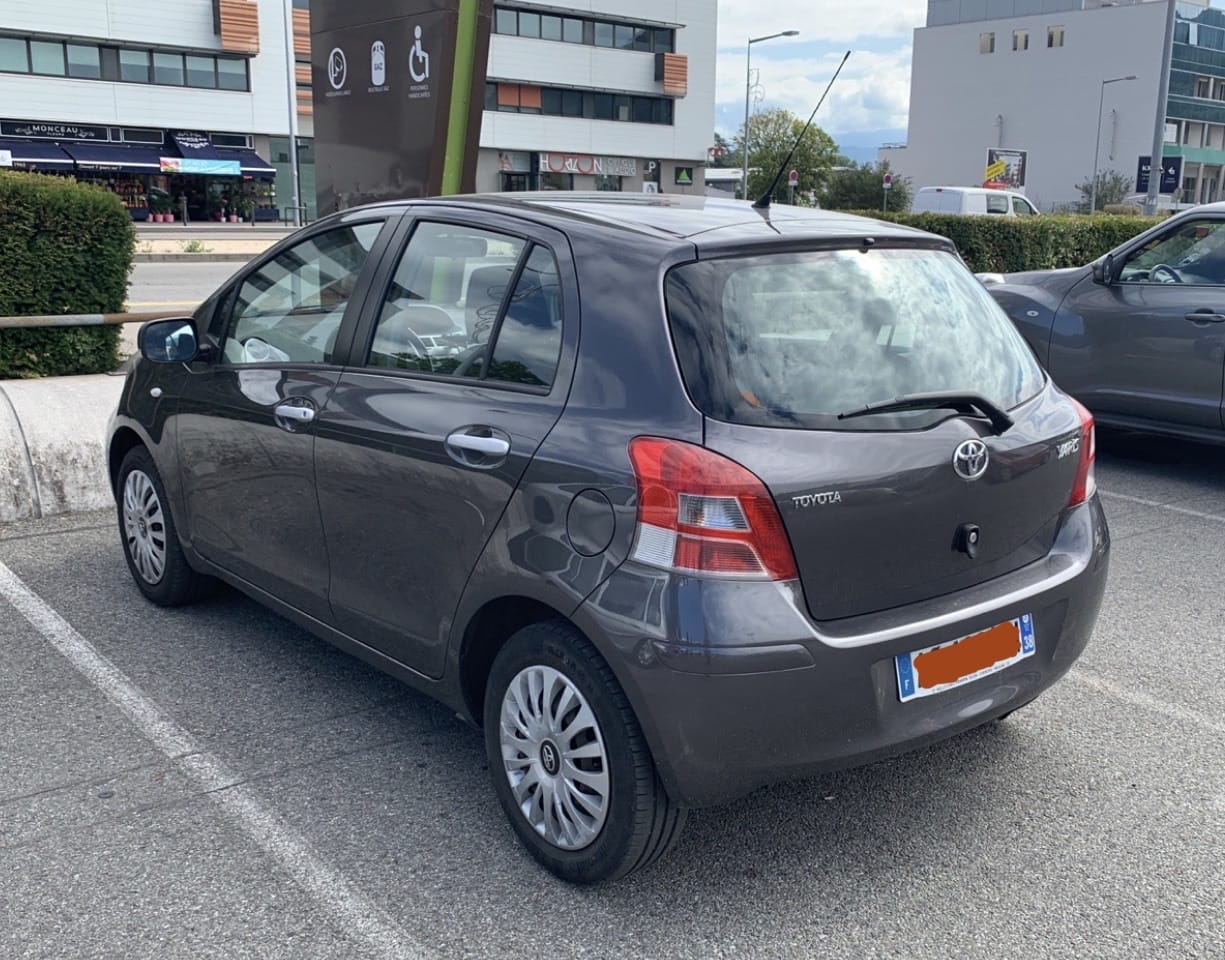 Toyota Yaris Clim - 1 avec Siège bébé