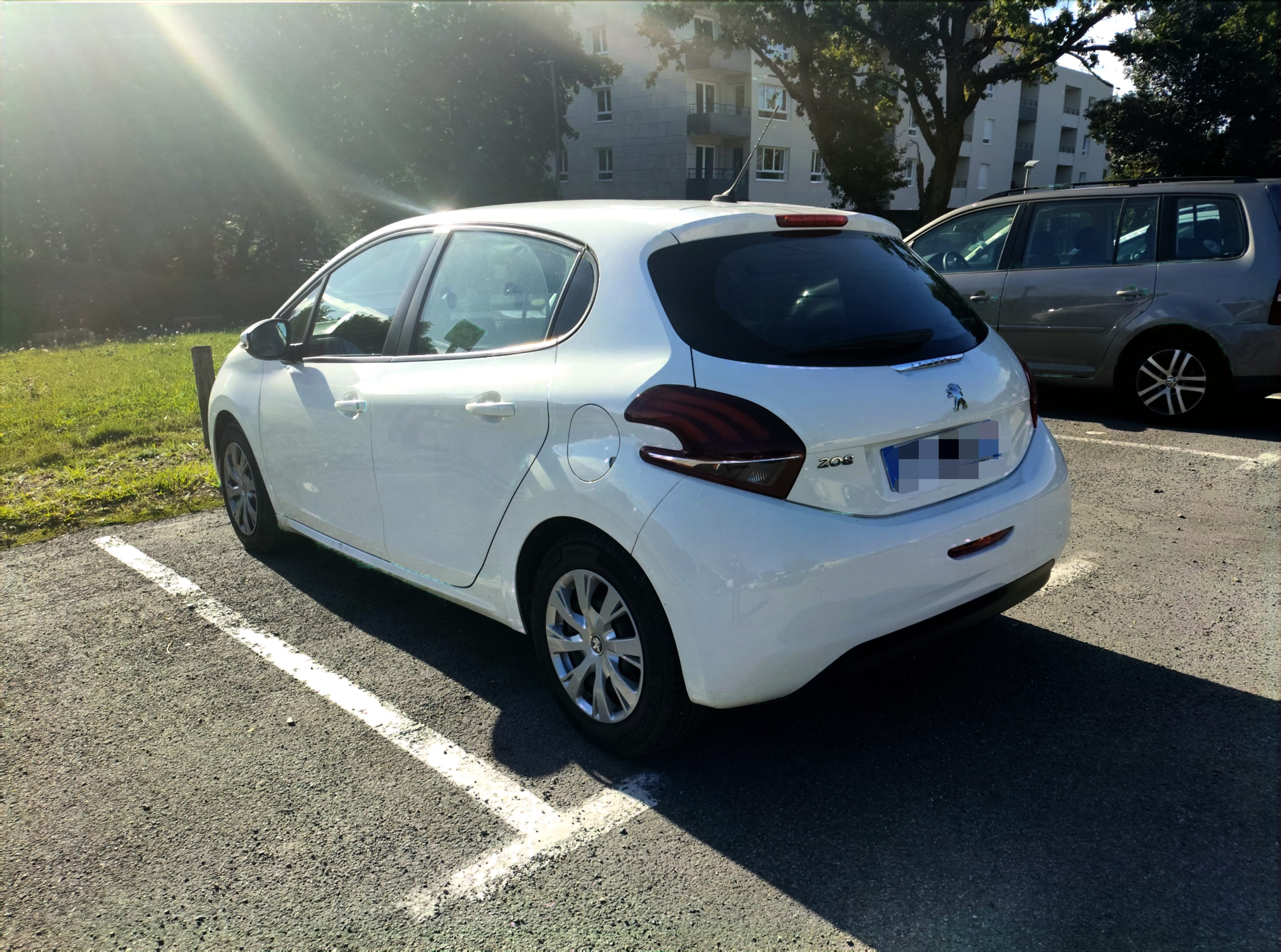 Peugeot 208 avec GPS