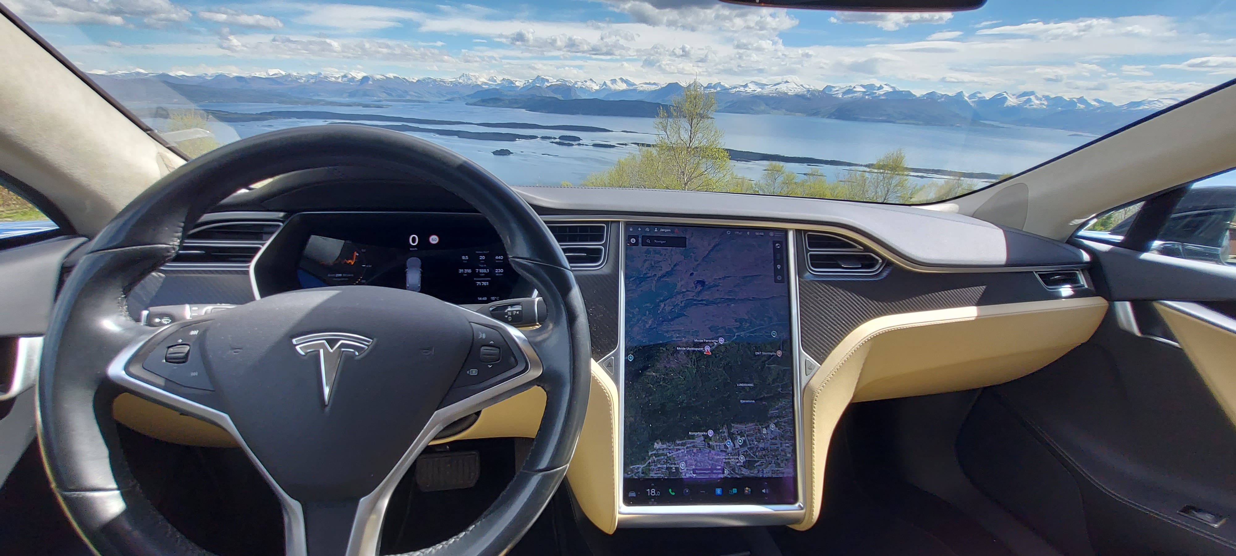 Tesla Model S med GPS