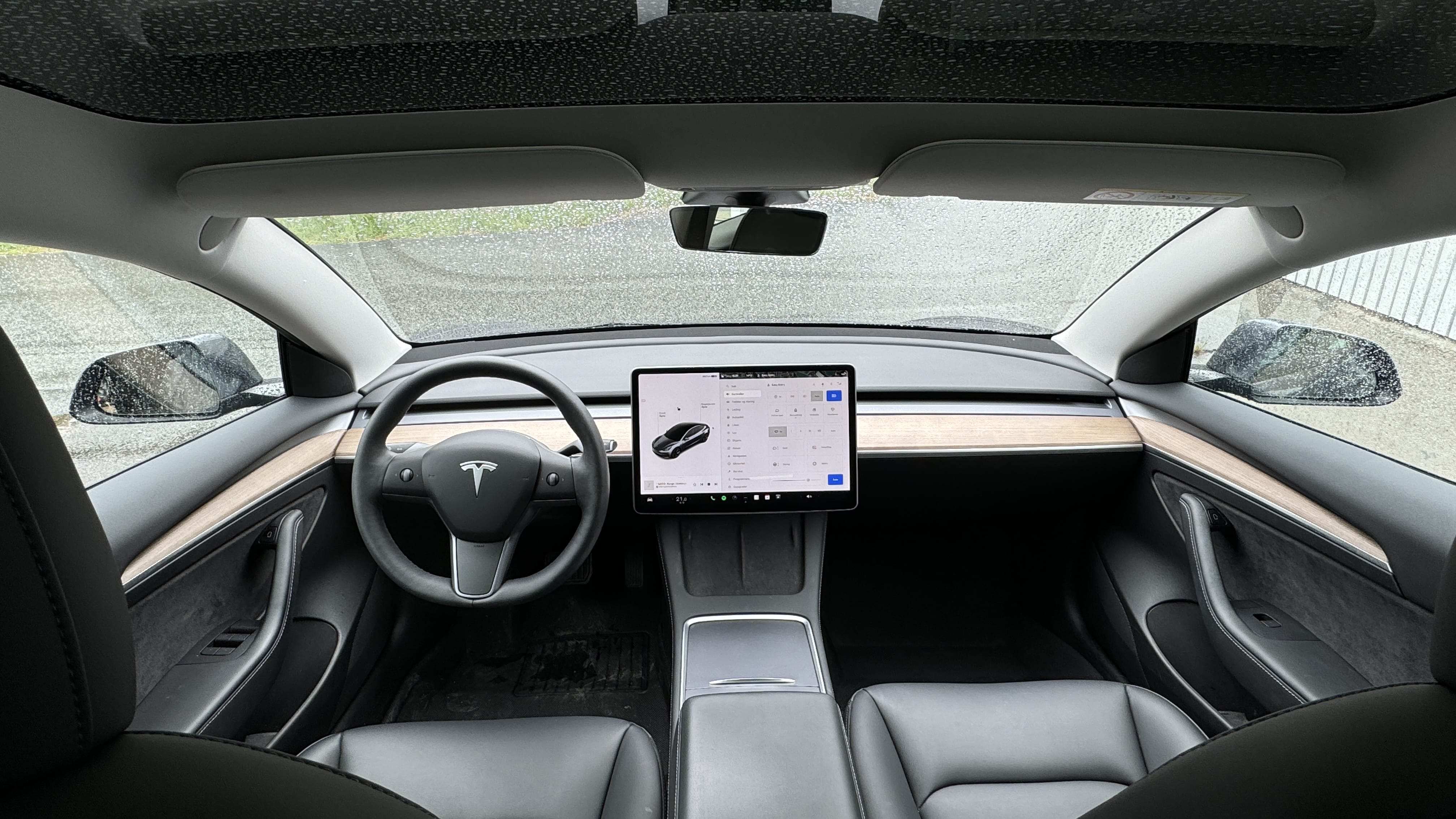 Tesla Model 3 Long Range med Cruisekontroll