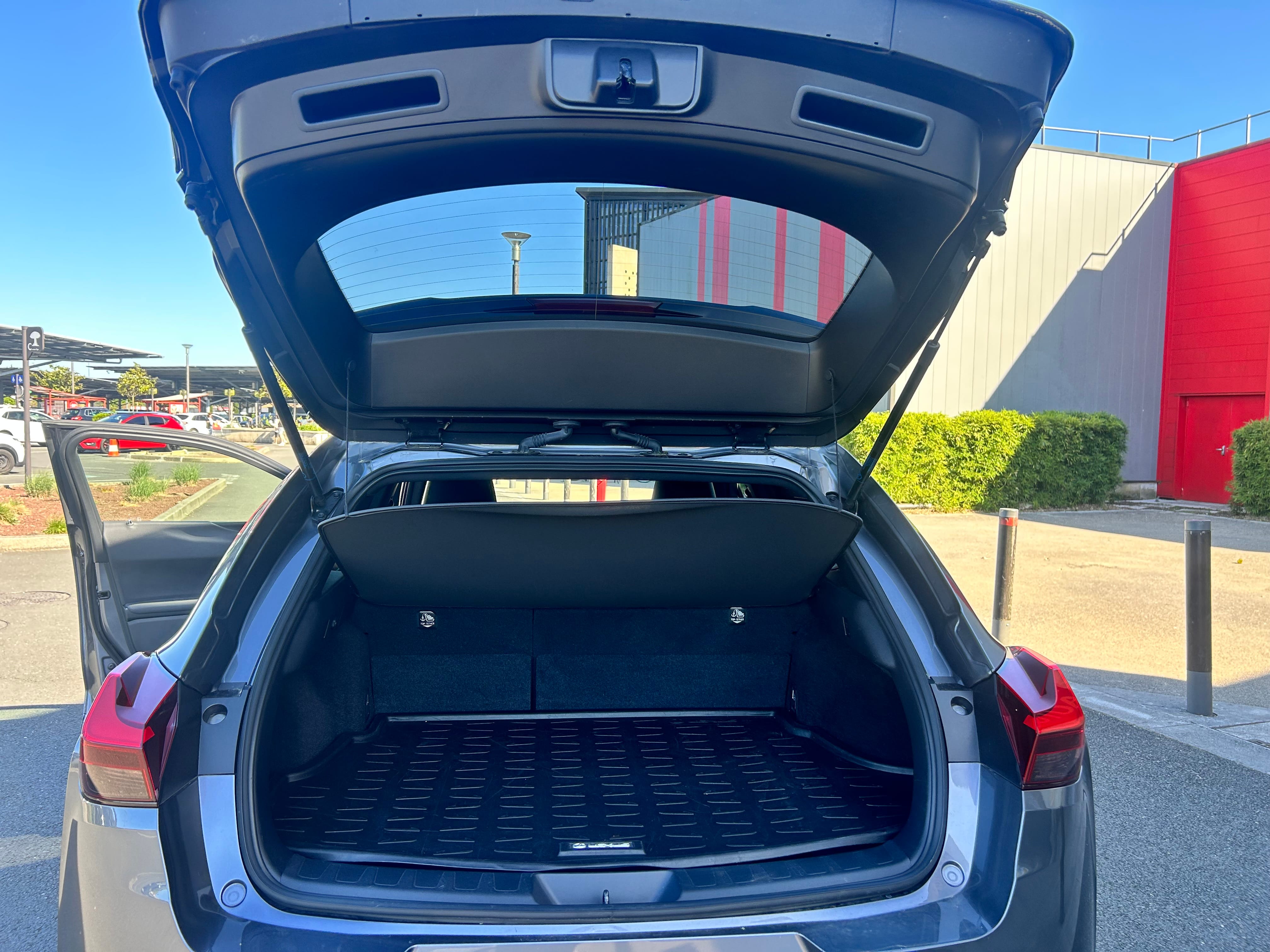Lexus UX 250h avec Régulateur de vitesse