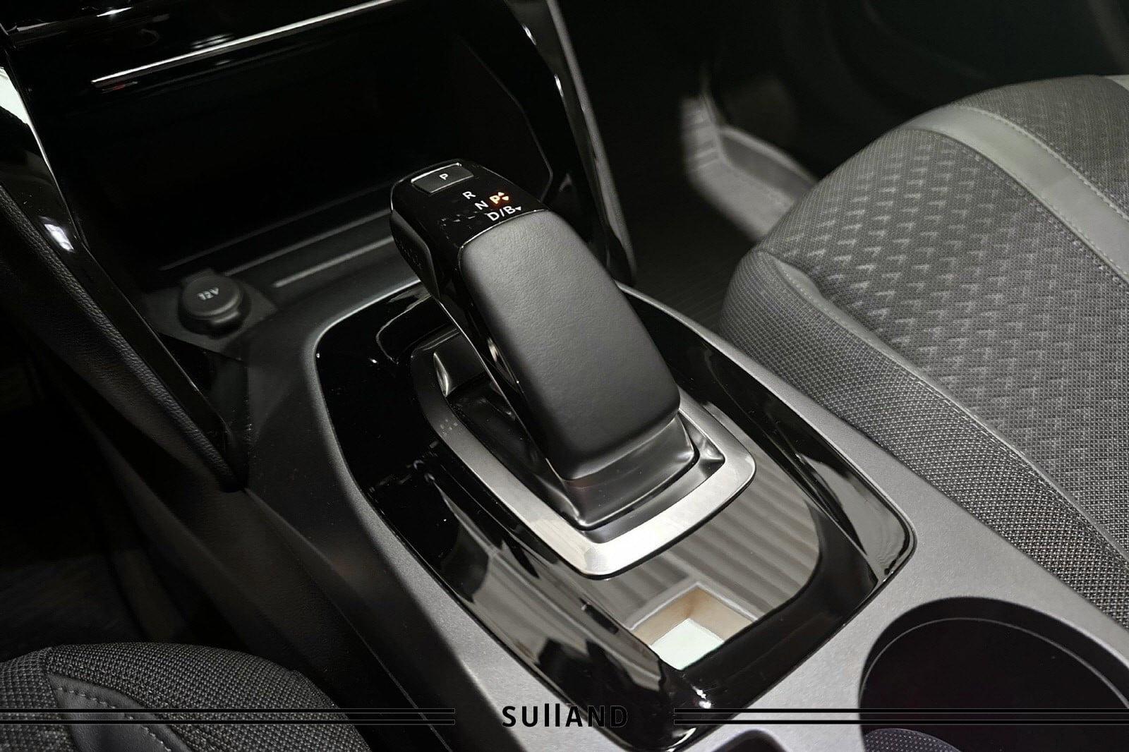 Peugeot 2008 Elbil med Bluetooth audio