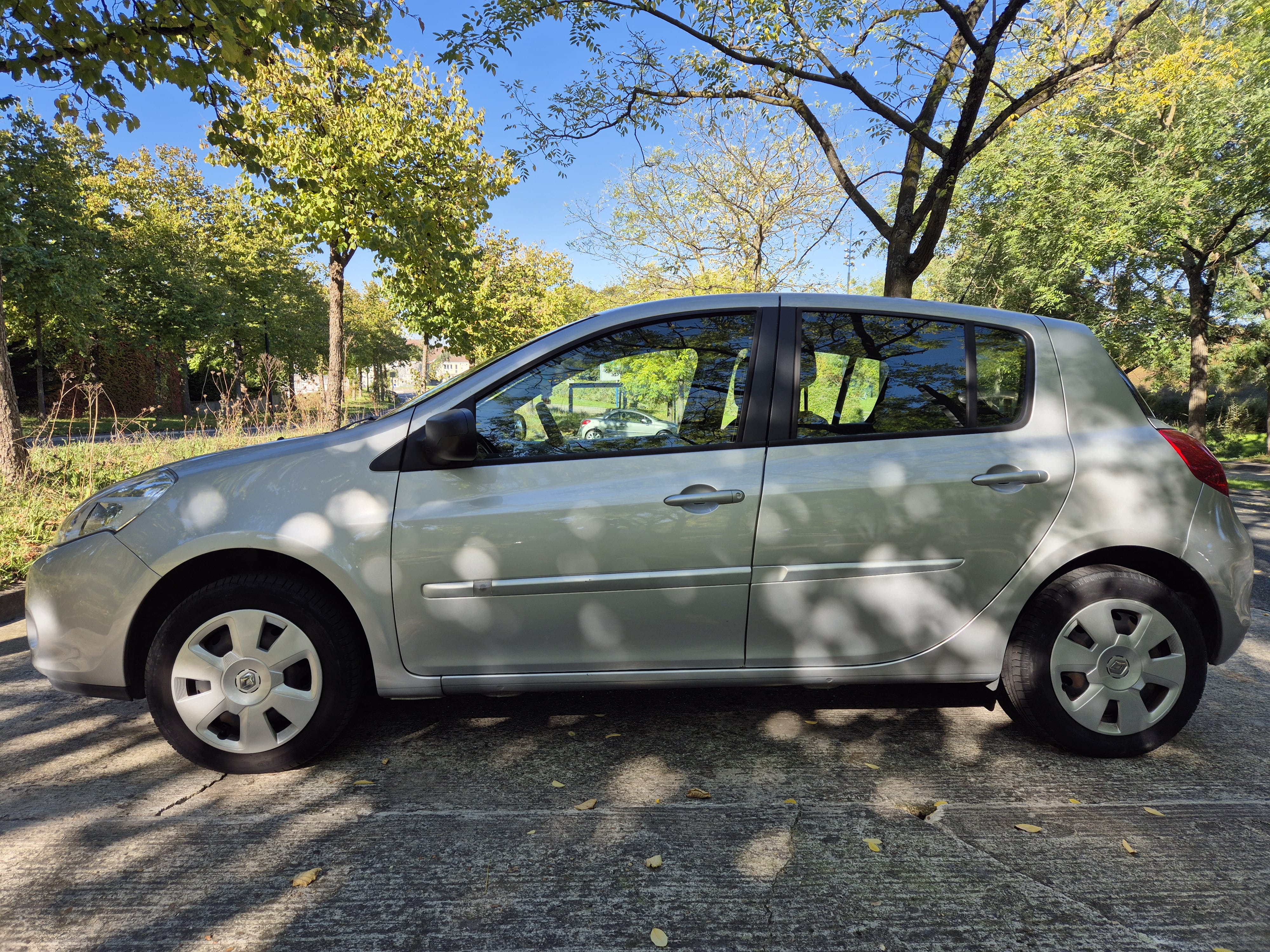 Renault Clio avec Entrée audio / iPod