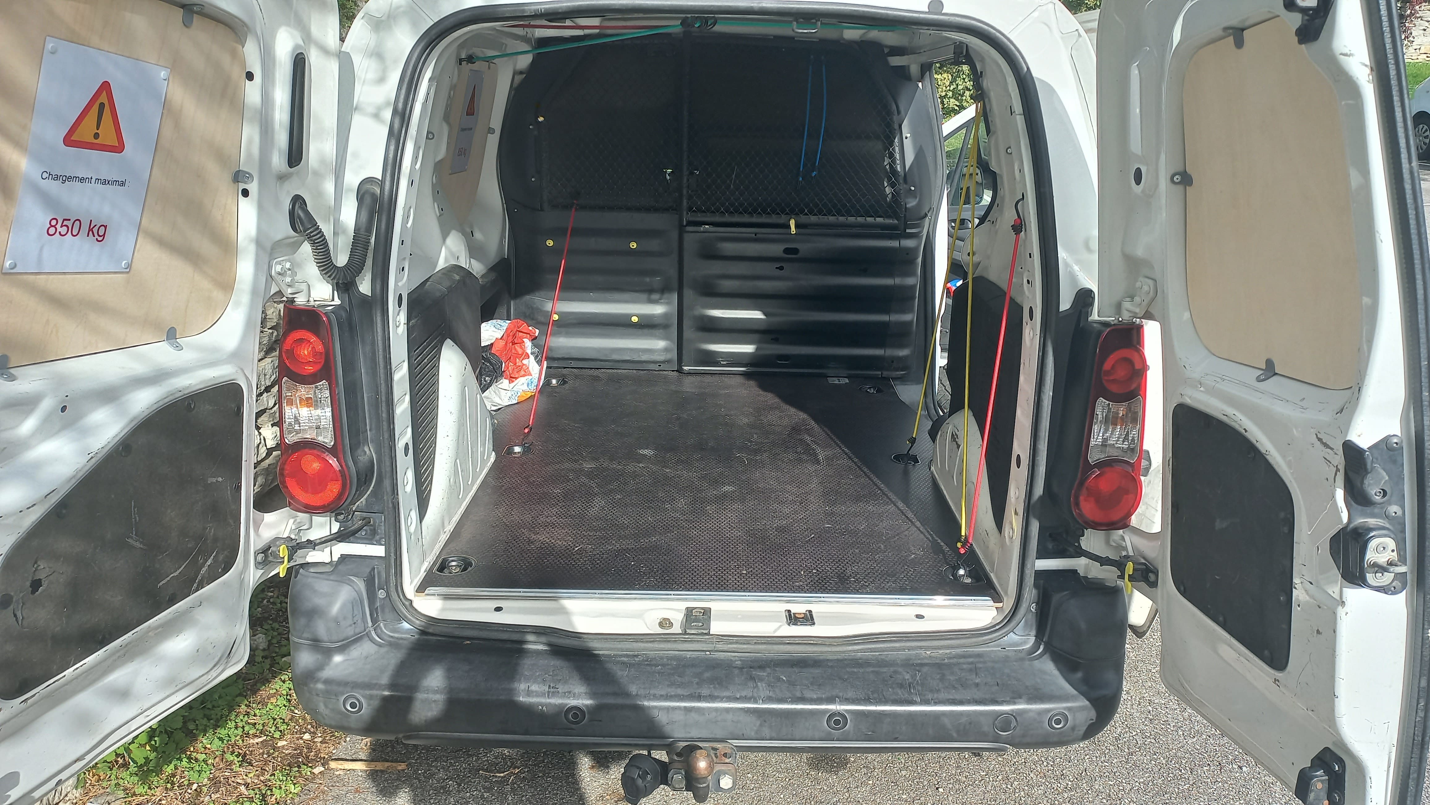 Peugeot Partner 3 places - 1.6HDI 100cv avec Pneus neige