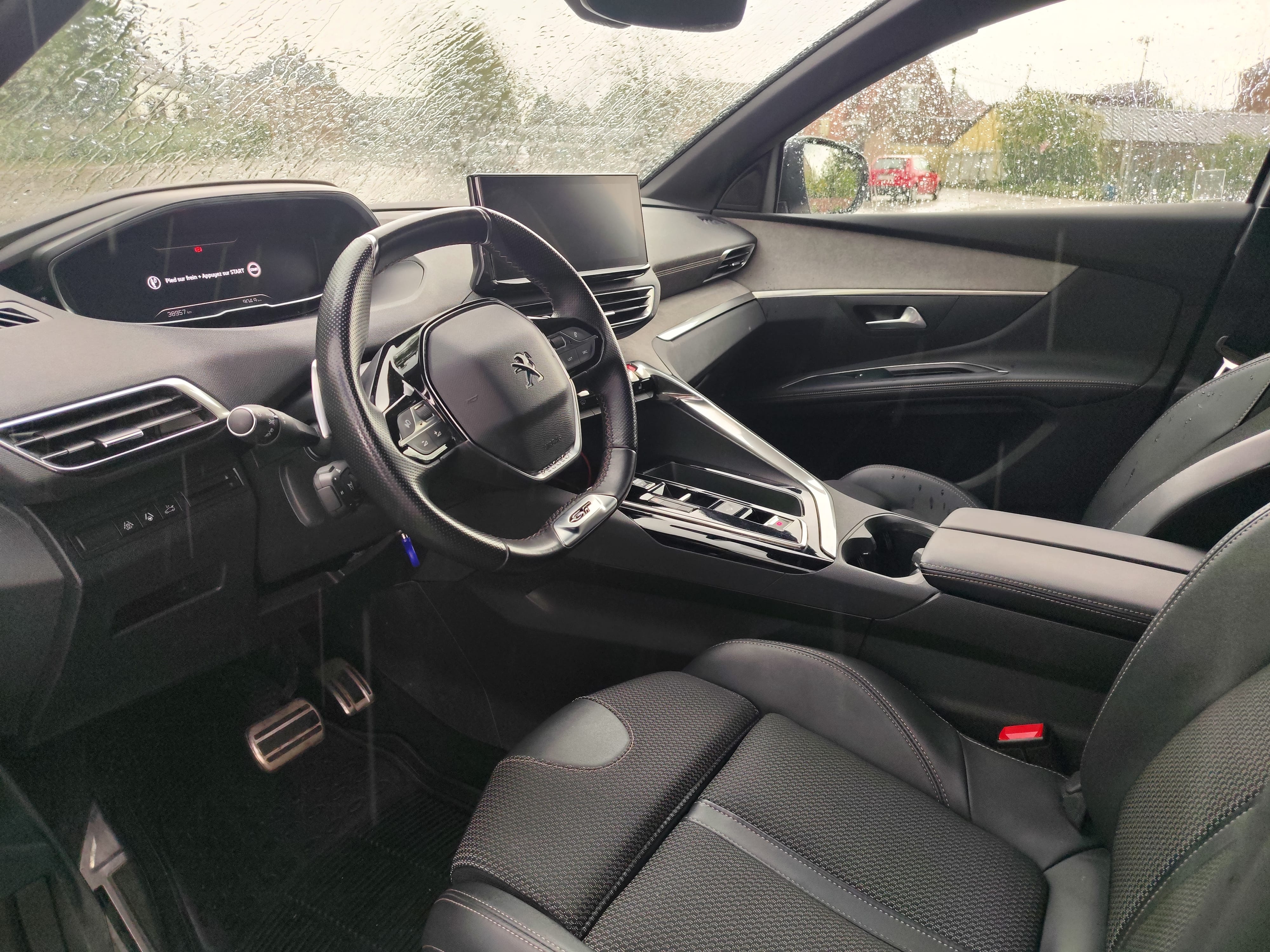 Peugeot 5008 avec GPS