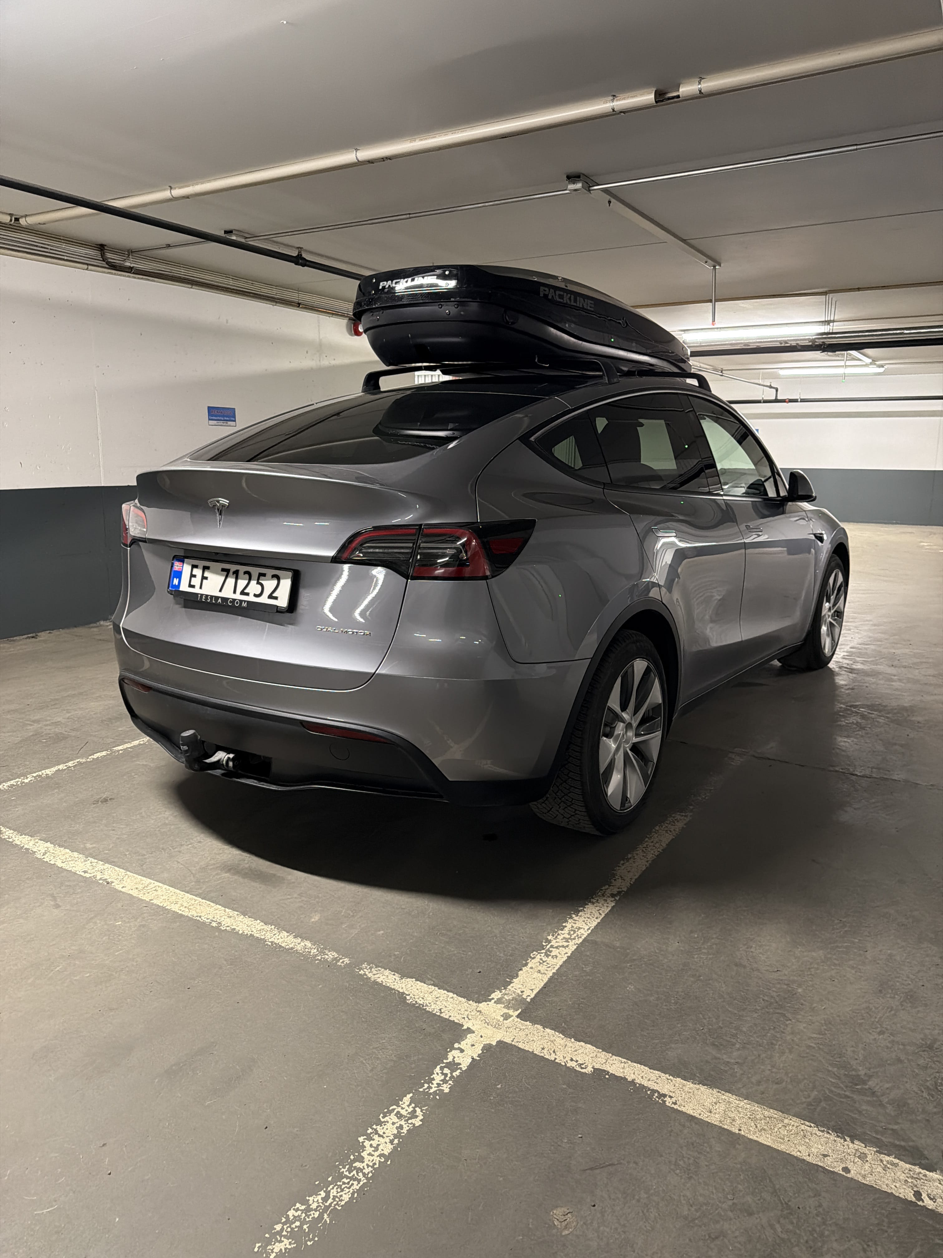 Tesla Model Y Long Range med GPS