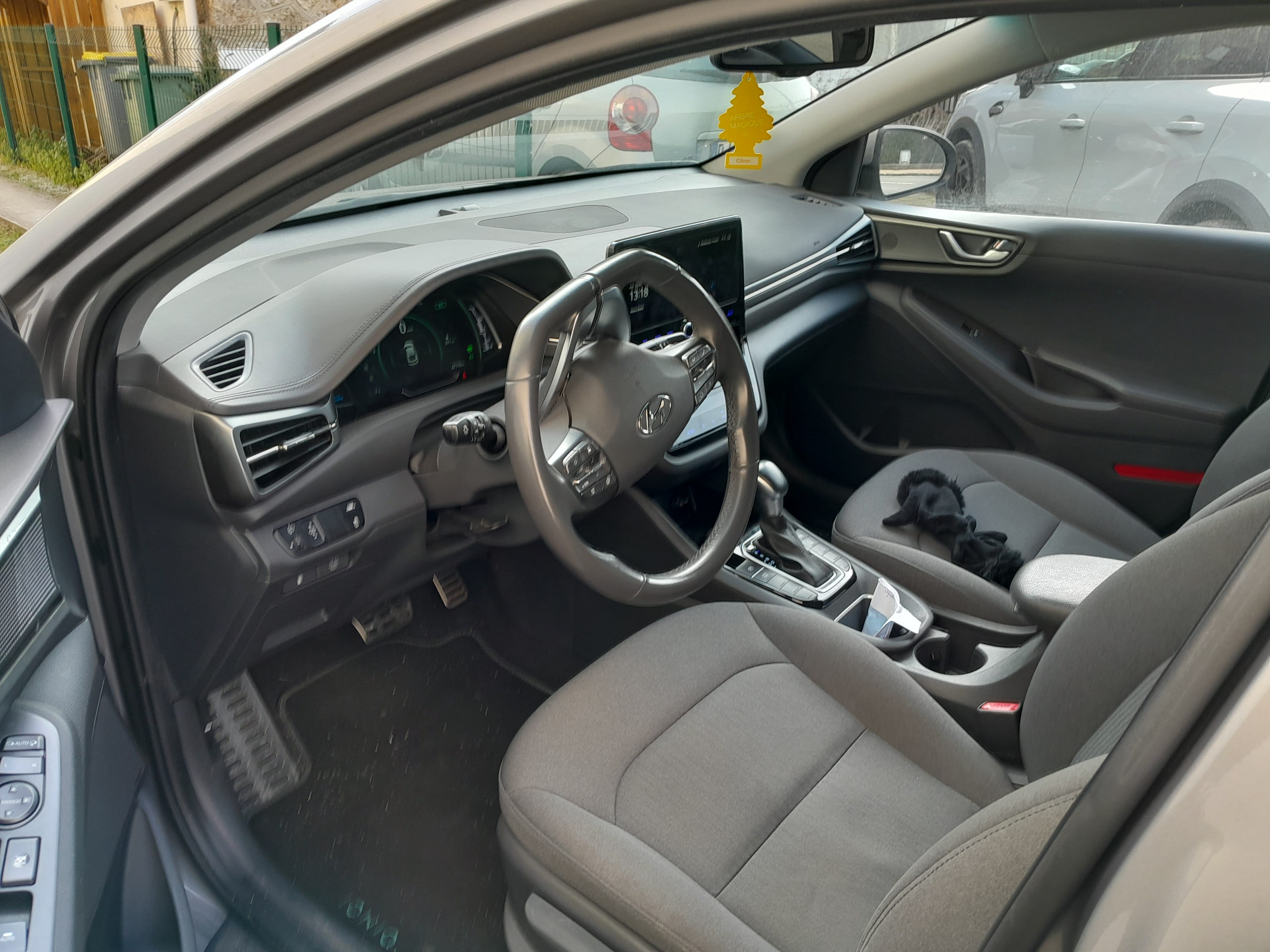 Hyundai Ioniq avec GPS