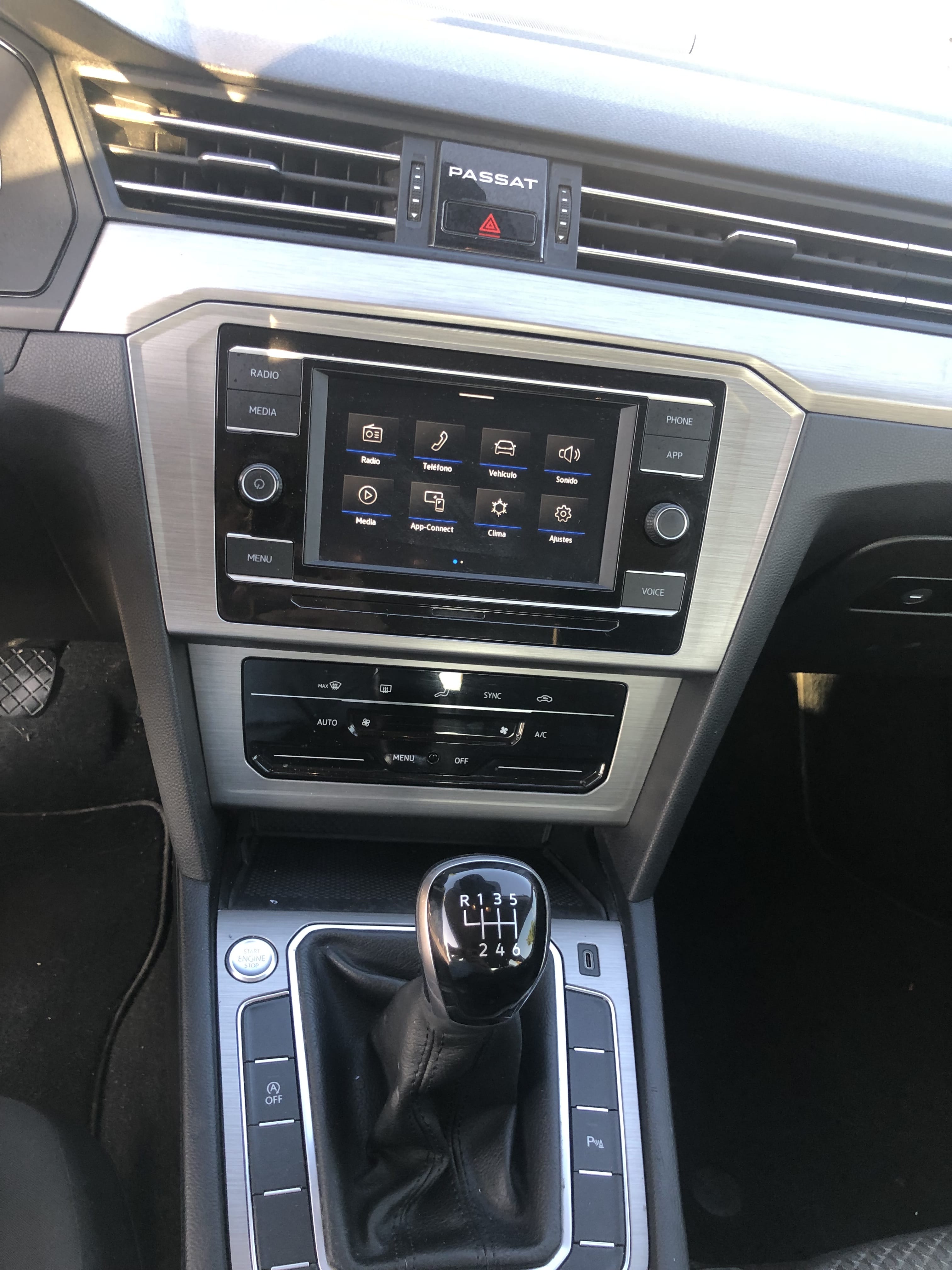 Volkswagen Passat 2.0L TDI SEL Premium con GPS